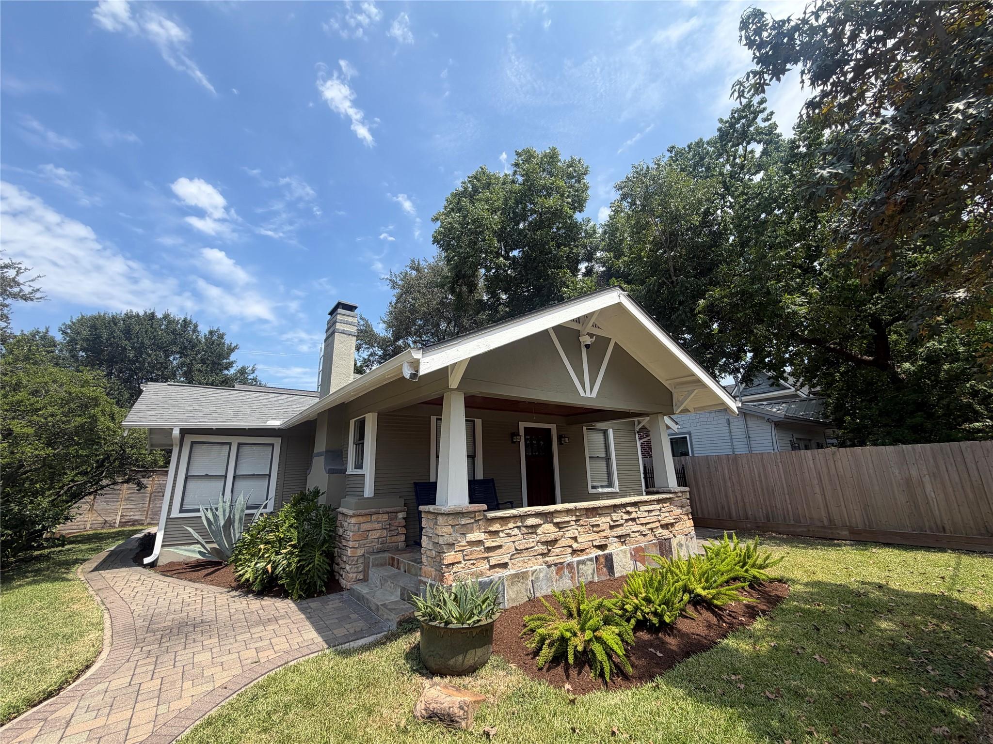 1124 Bomar Street — photo