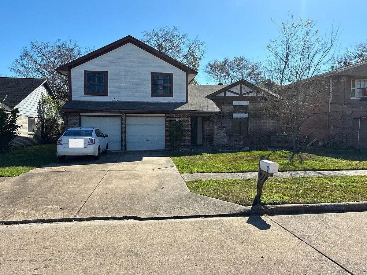 3911 Green Crest Drive — photo
