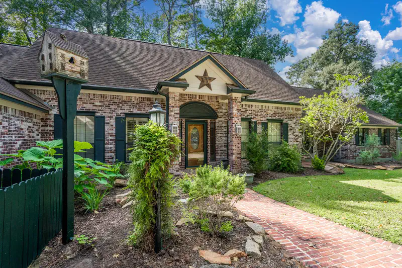 31511 Helen Lane — photo