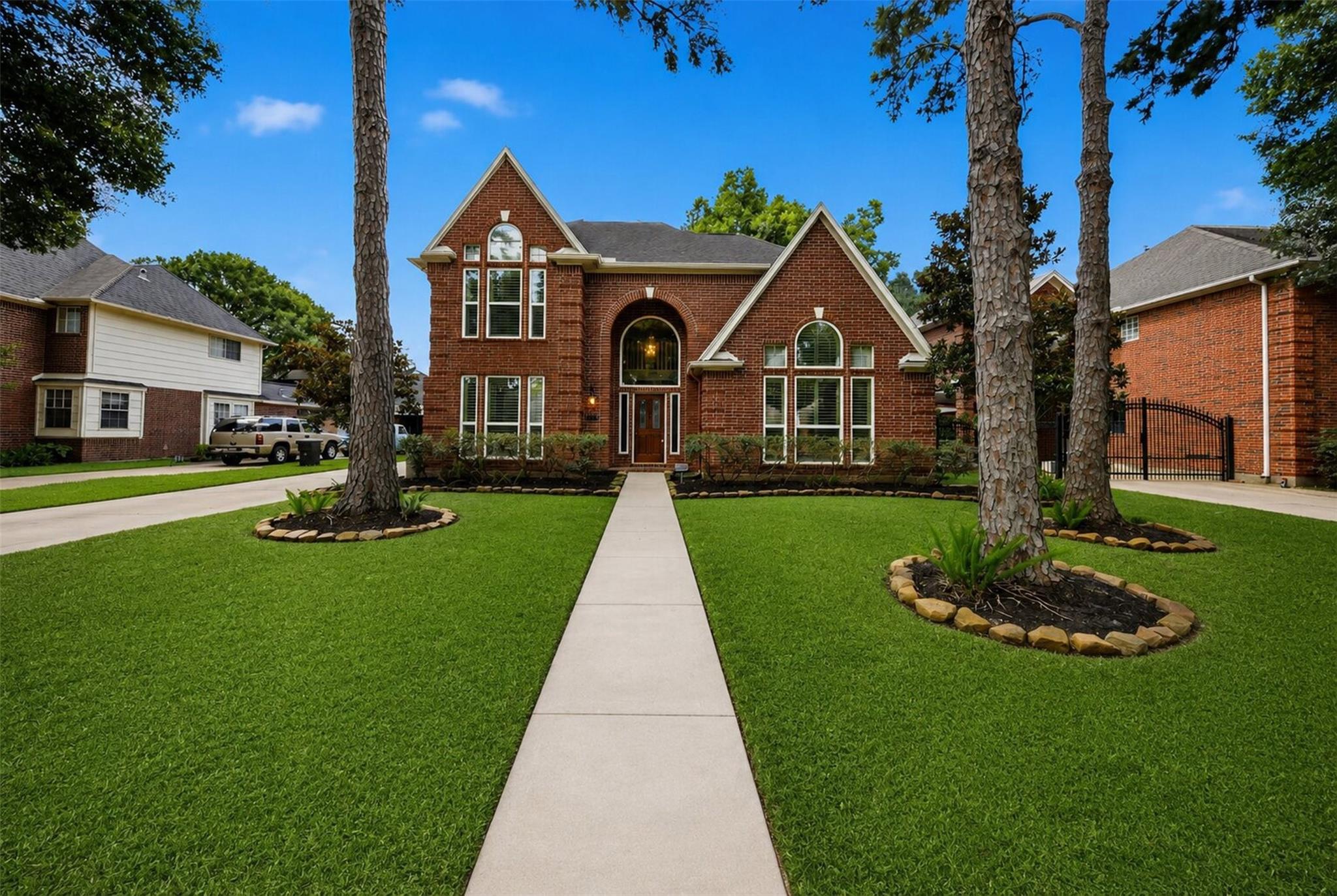 10411 Hondo Hill Road — photo