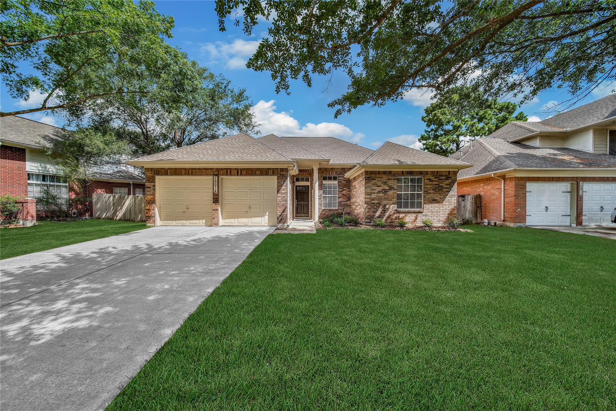 16014 Brittany Knoll Drive — photo