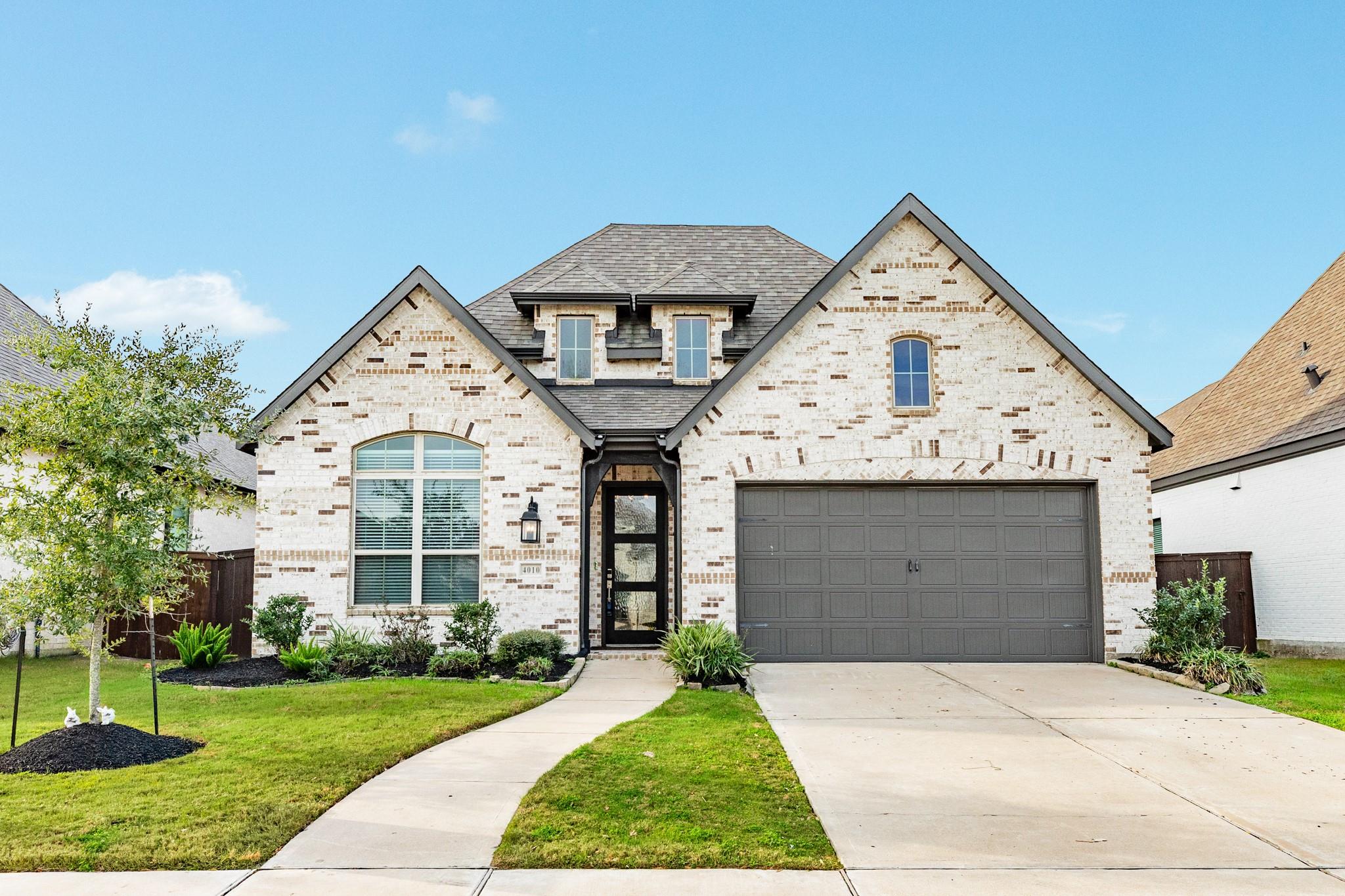 4010 Shackleton Court — photo