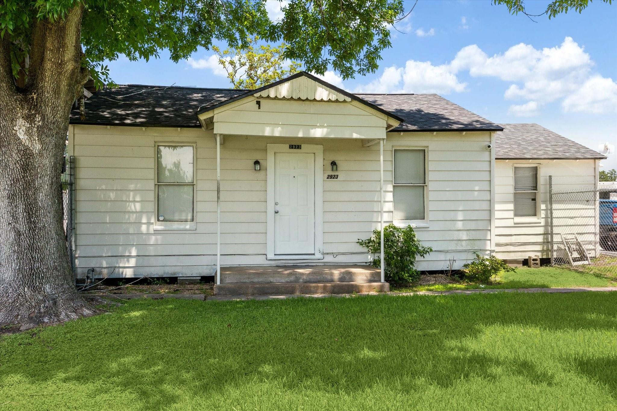 2923 Beverly Road — photo