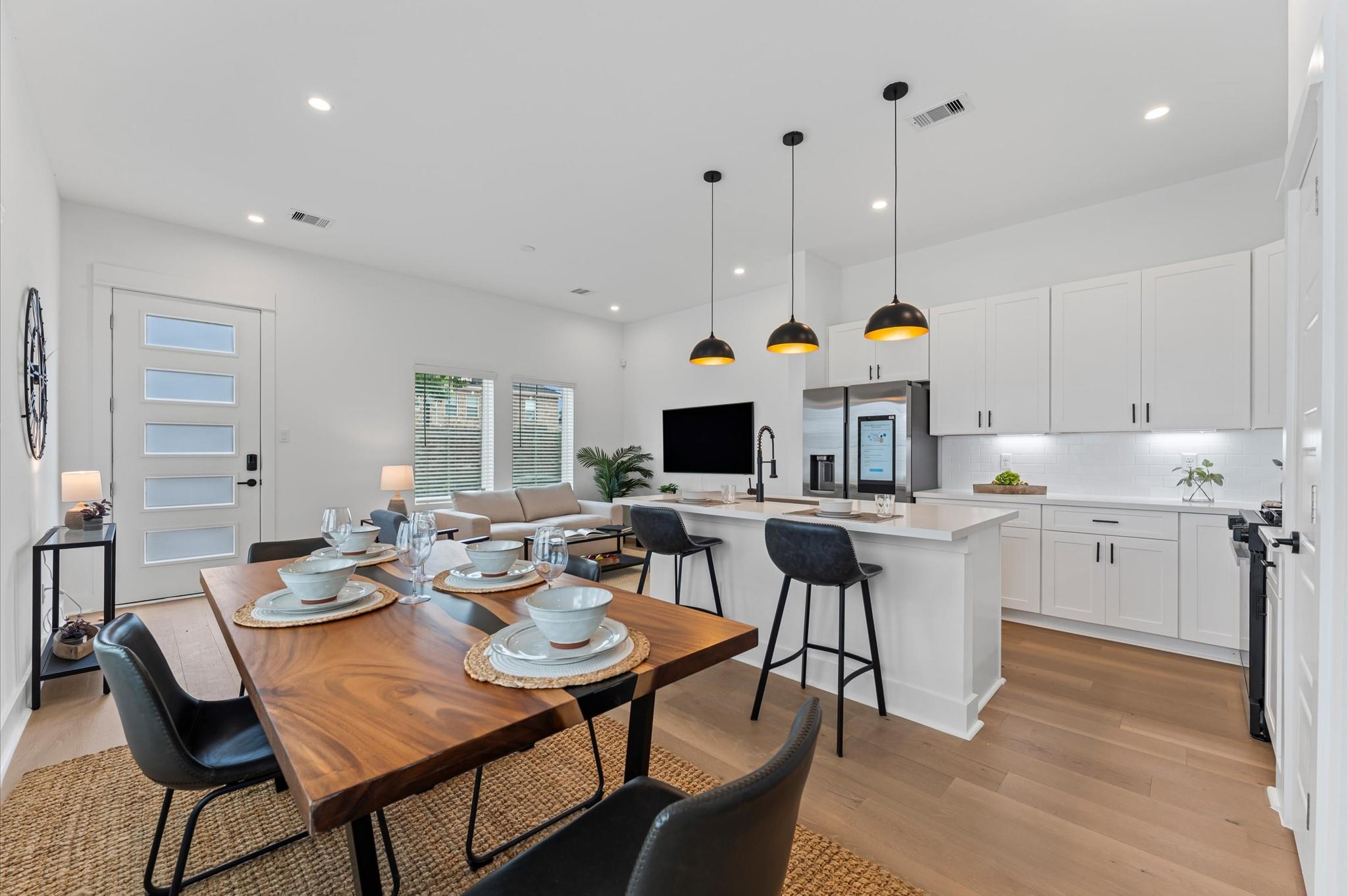 332 Neyland Street — photo
