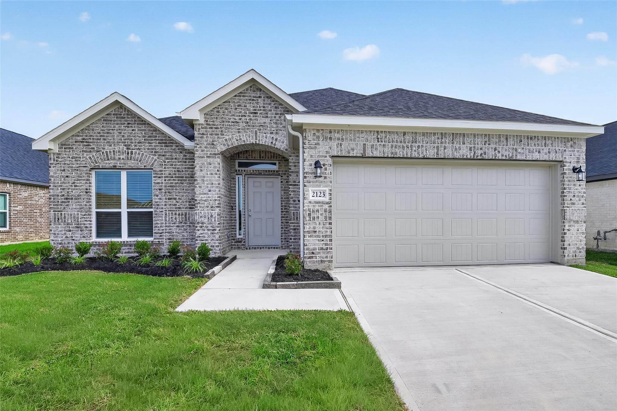 2123 Spring Hollow Drive — photo