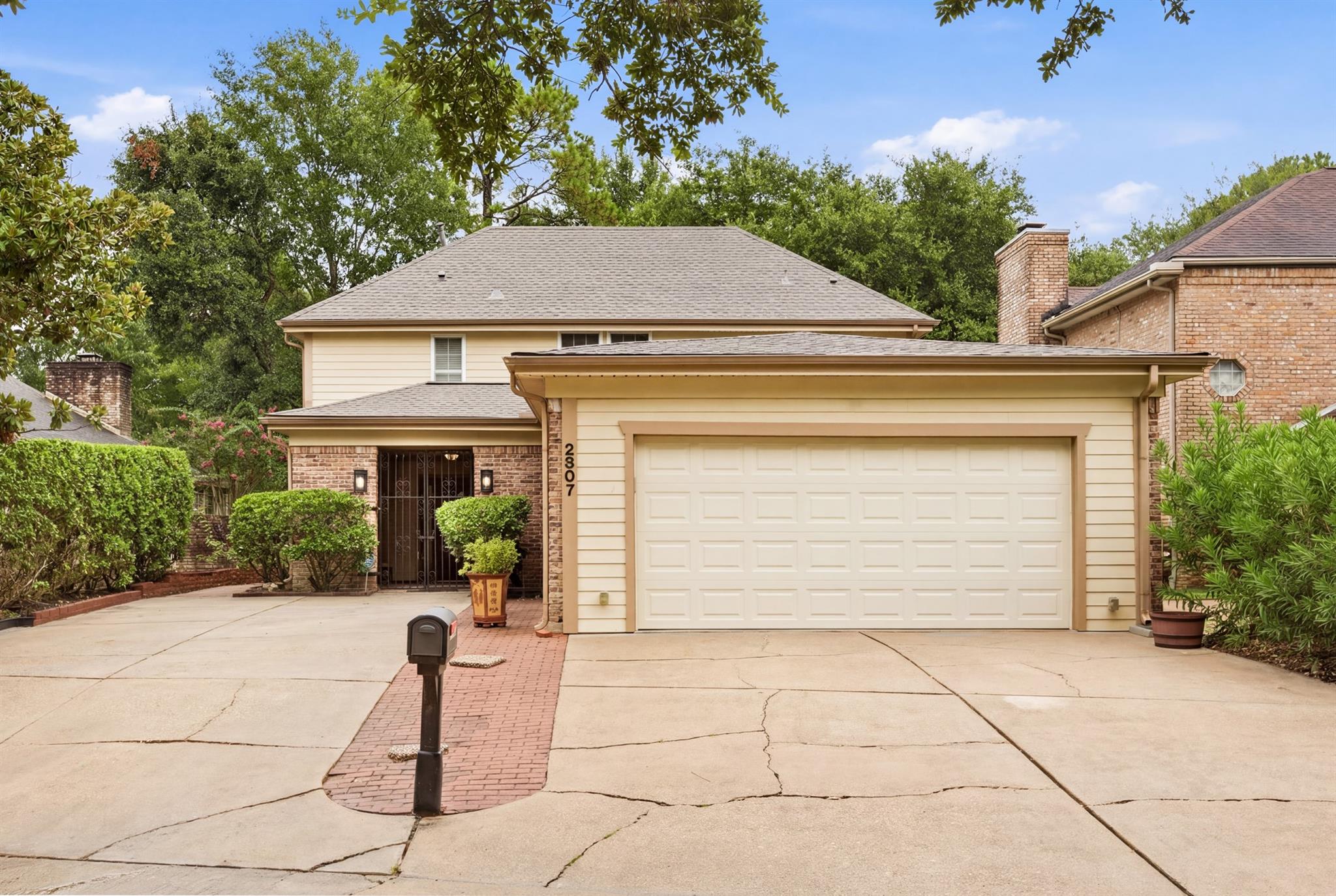 2807 Quail Hollow Drive — photo