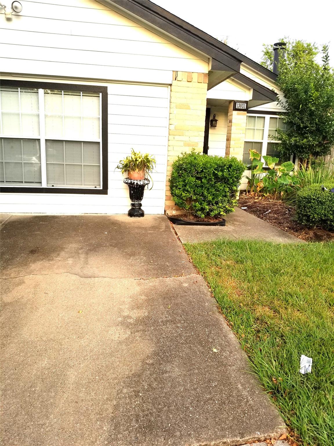 13031 Ambrose Street — photo