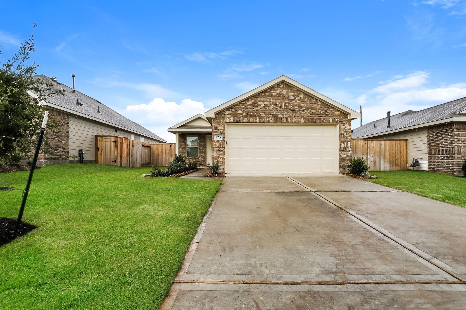 423 Jewett Meadow Drive — photo