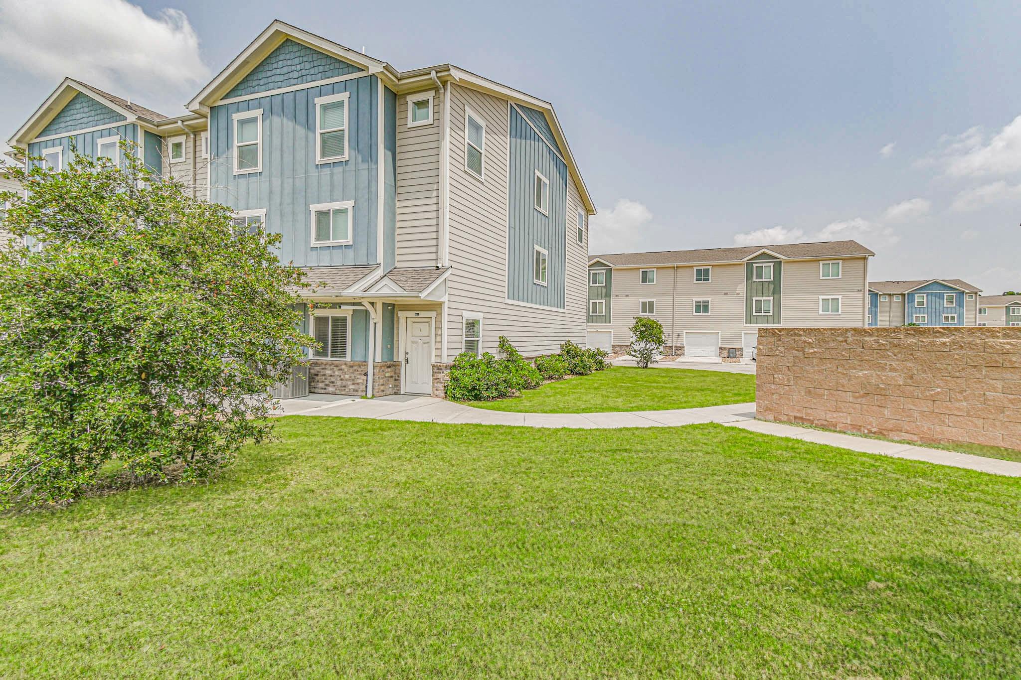 21155 Gosling Road #13C — photo