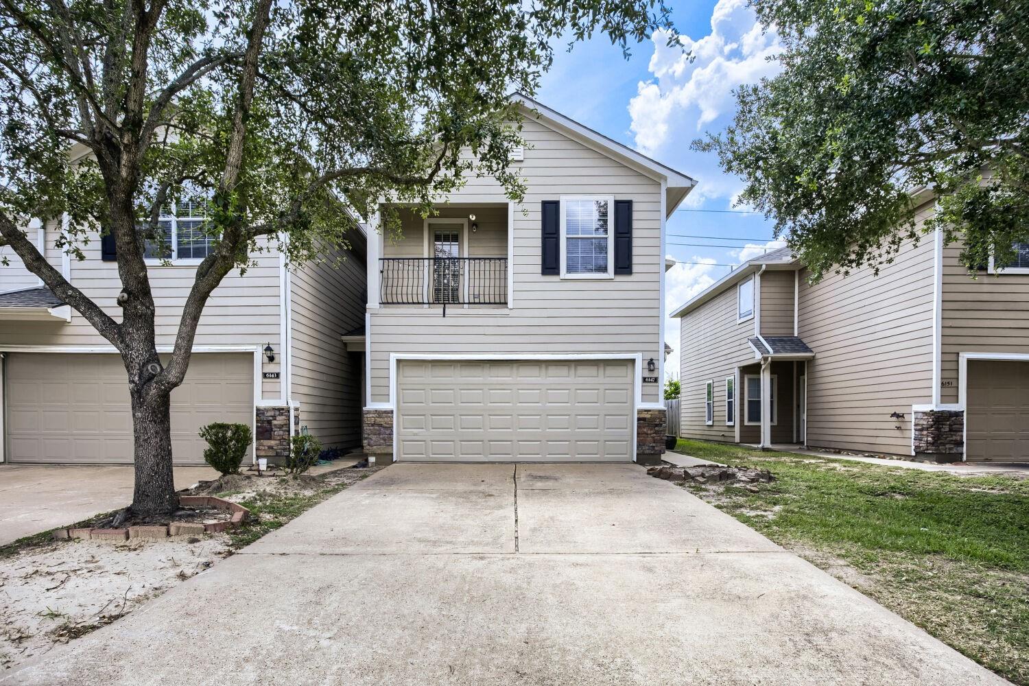 6147 Yorktown Meadow Lane — photo