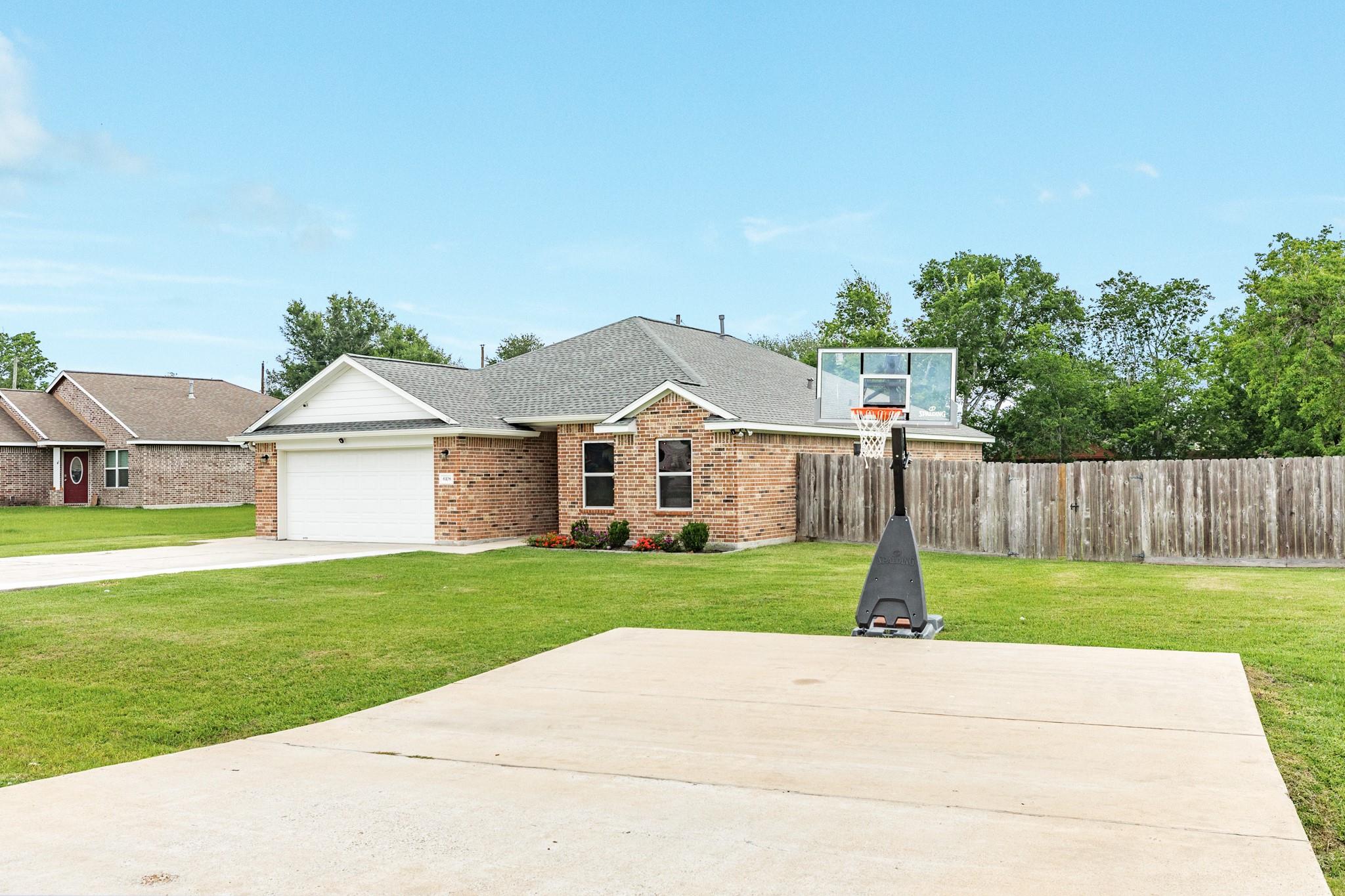 6108 Fox Ridge Drive, Angleton, TX 77515 — photo 3