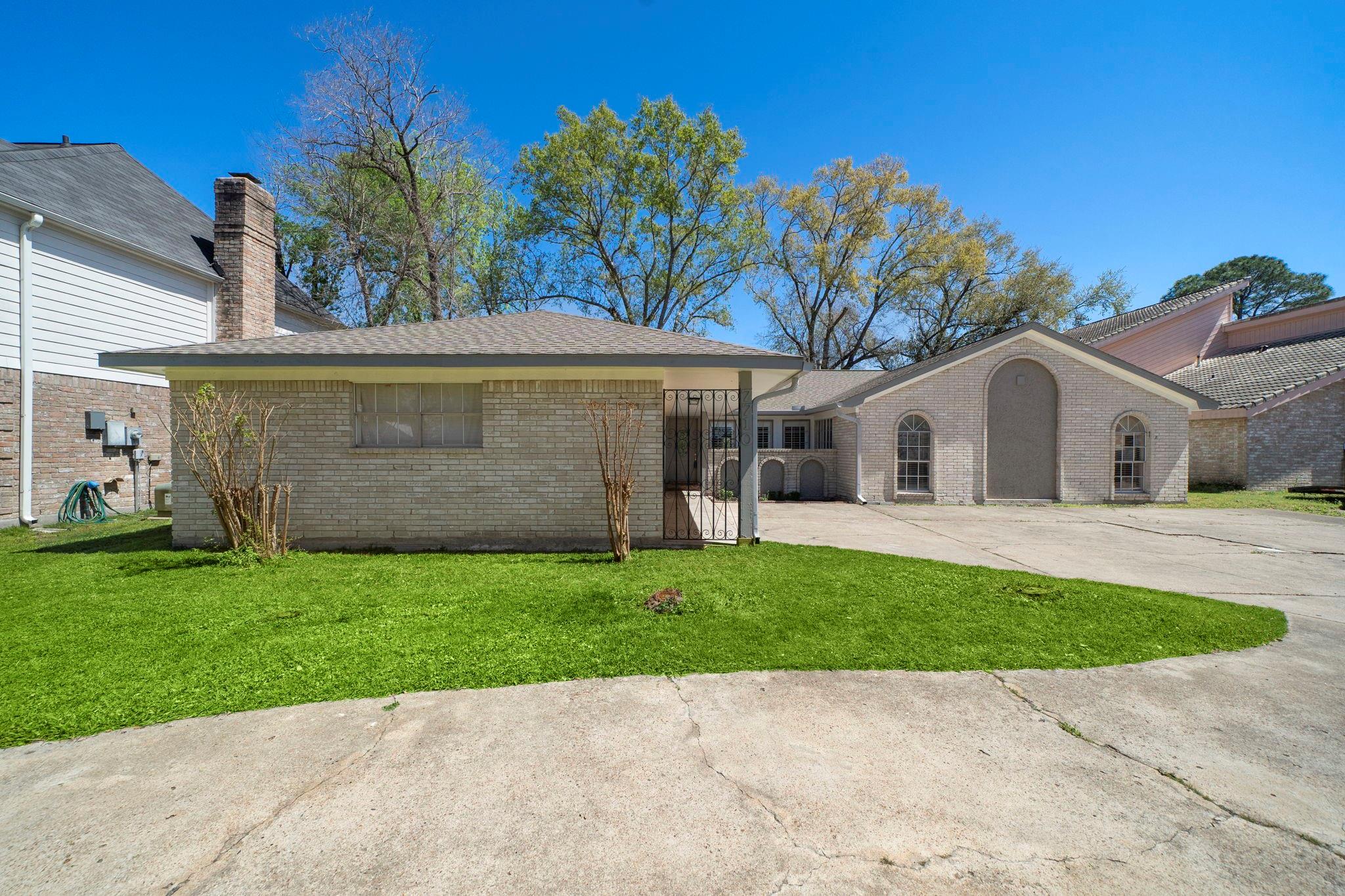 7710 Antoine Drive — photo