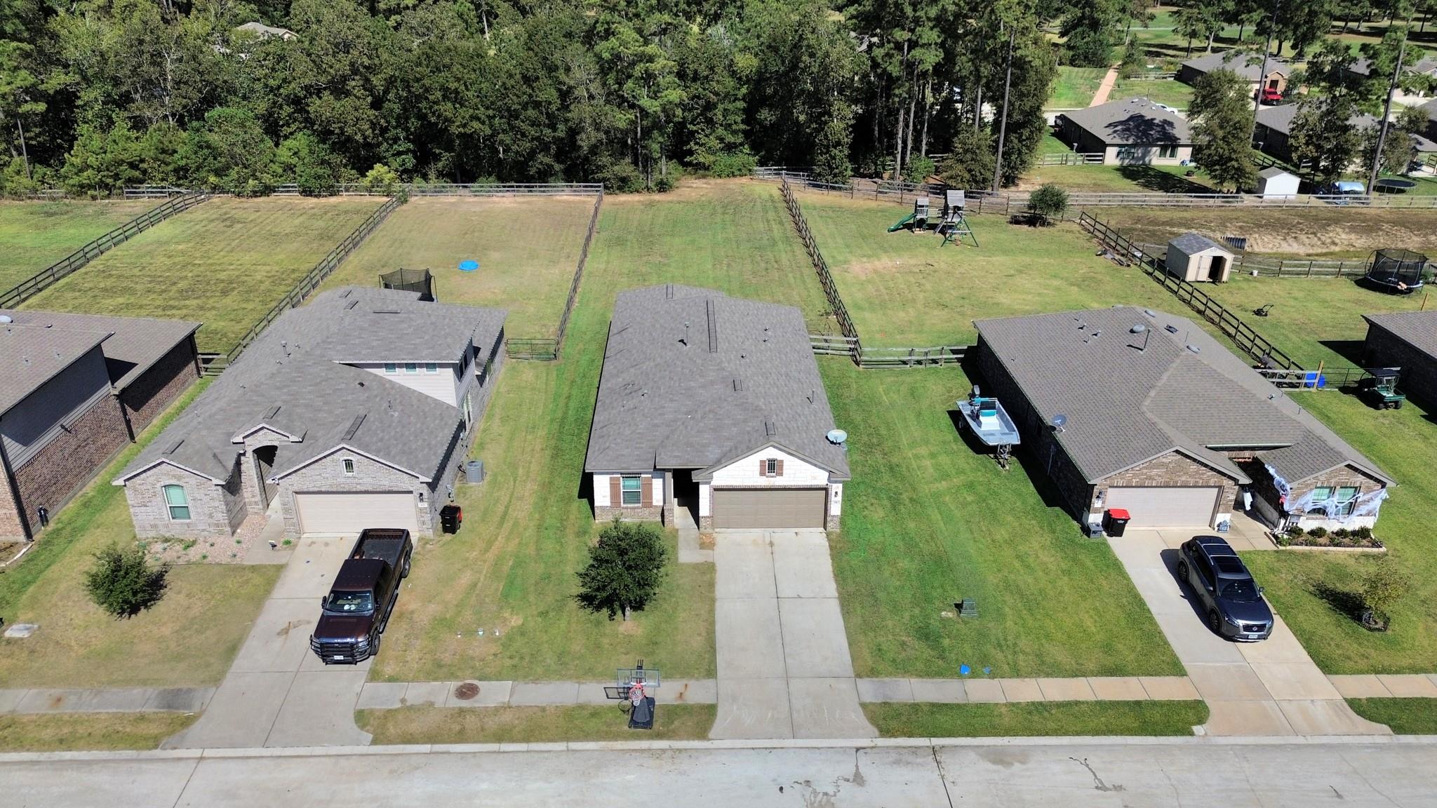 330 Kickapoo Drive, Anahuac, TX 77514 — photo 2