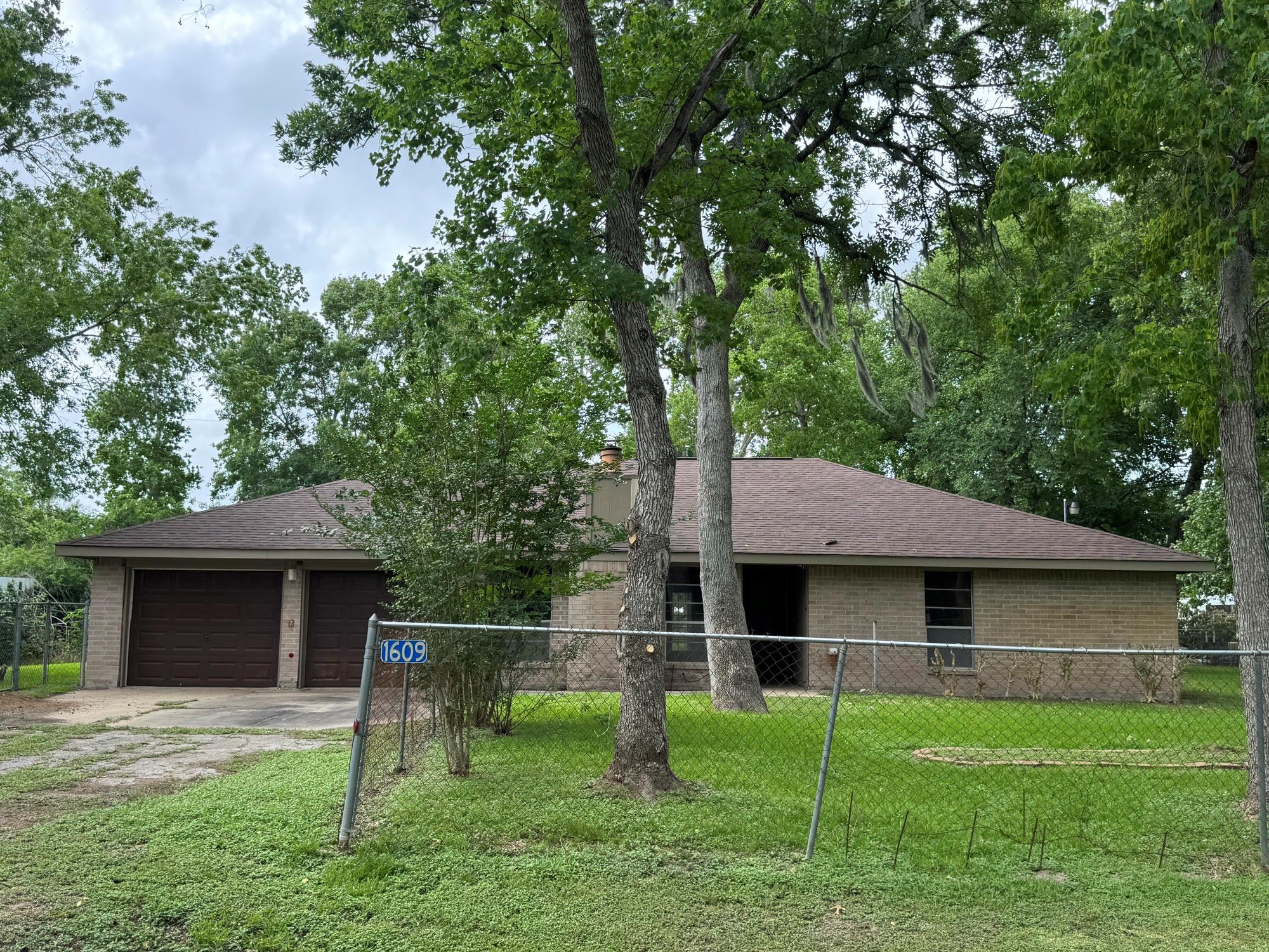 1609 Forrest Drive — photo