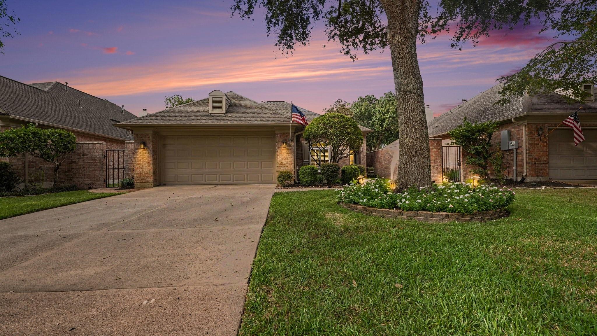 2423 Thorndon Park Court — photo