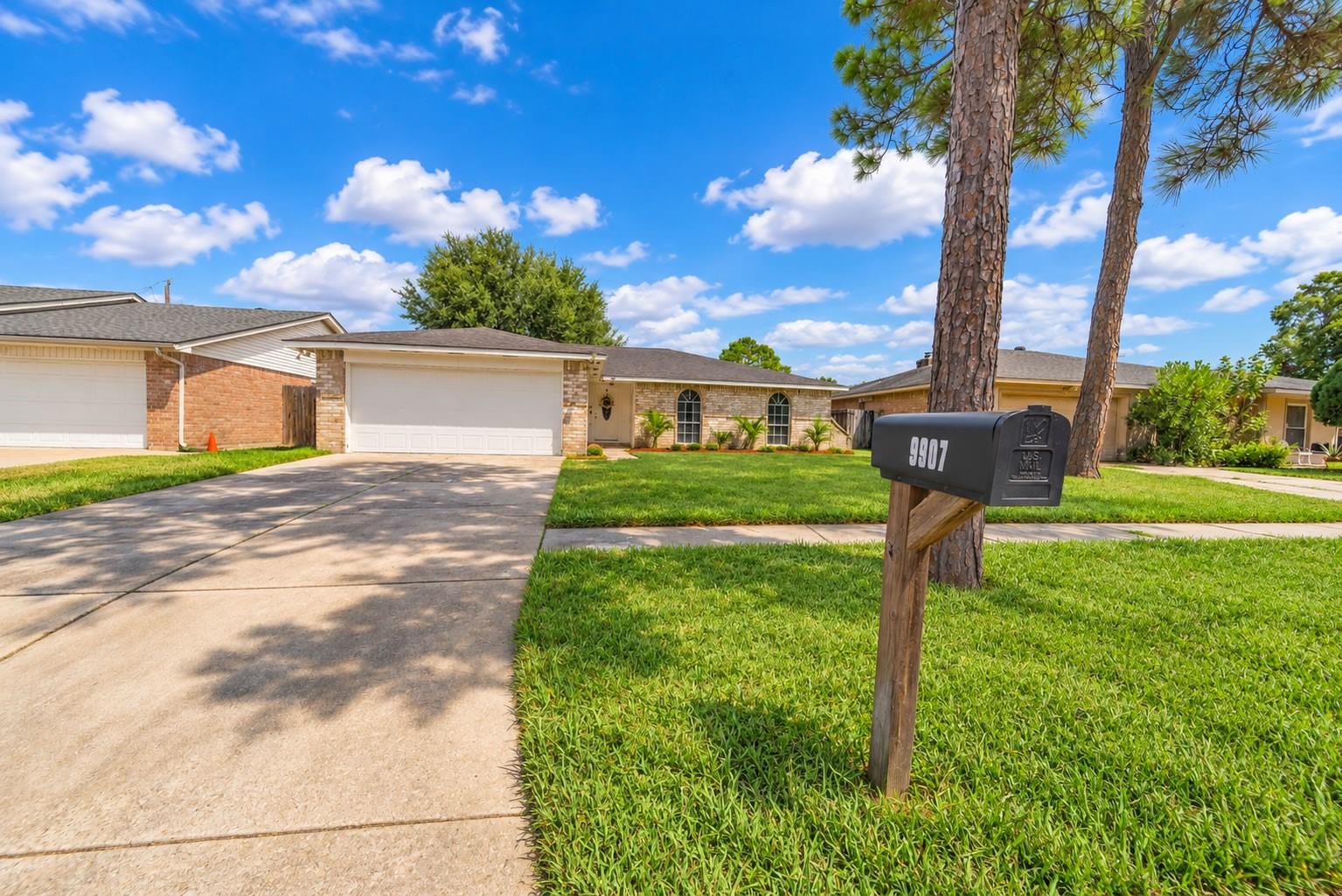9907 Towne Brook Lane — photo