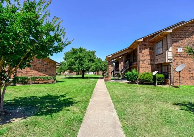 1845 5th Street, Hempstead, TX 77445 — photo 3