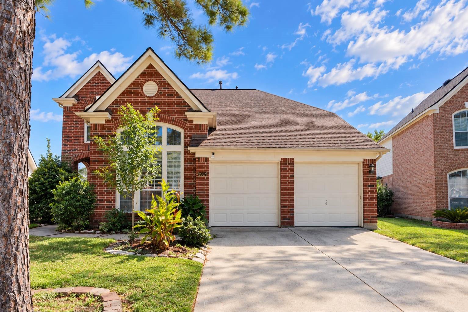 2907 Napoleonic Court — photo