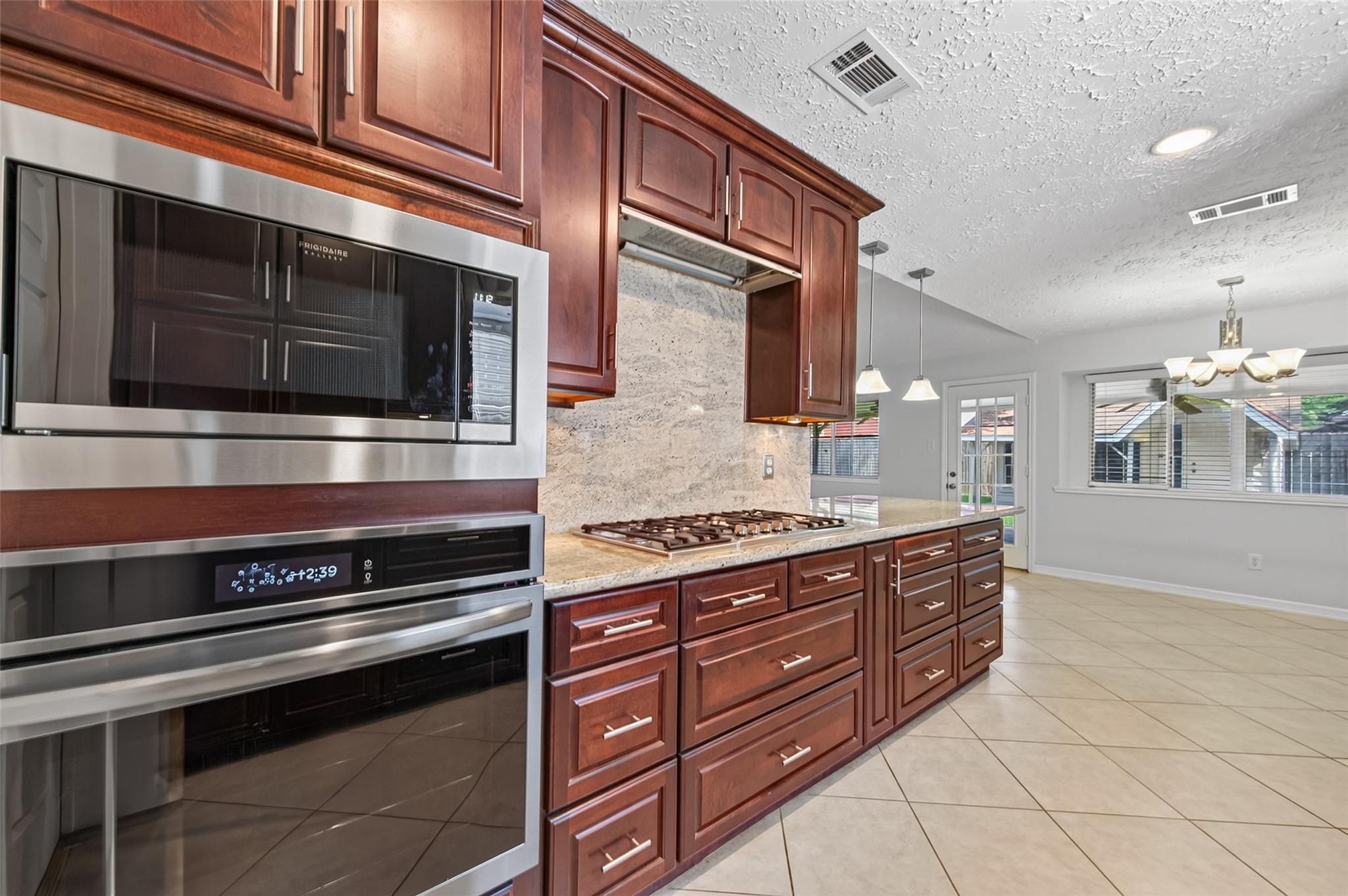 22038 Eagle Meadow Drive — photo