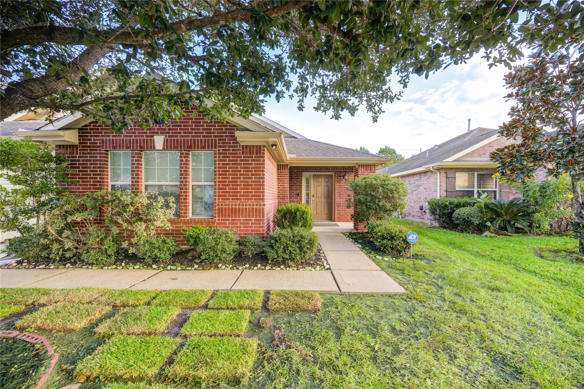 16211 Peach Bluff Lane — photo