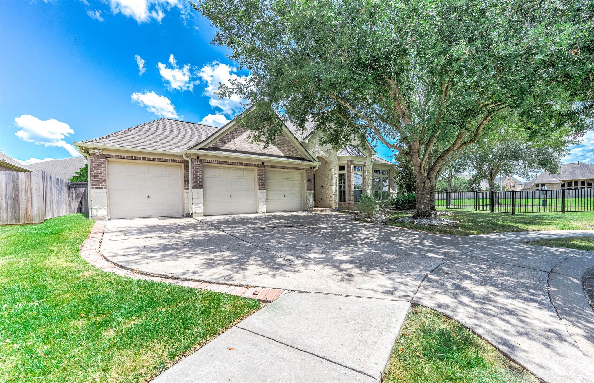 2313 Lilac Breeze Lane — photo