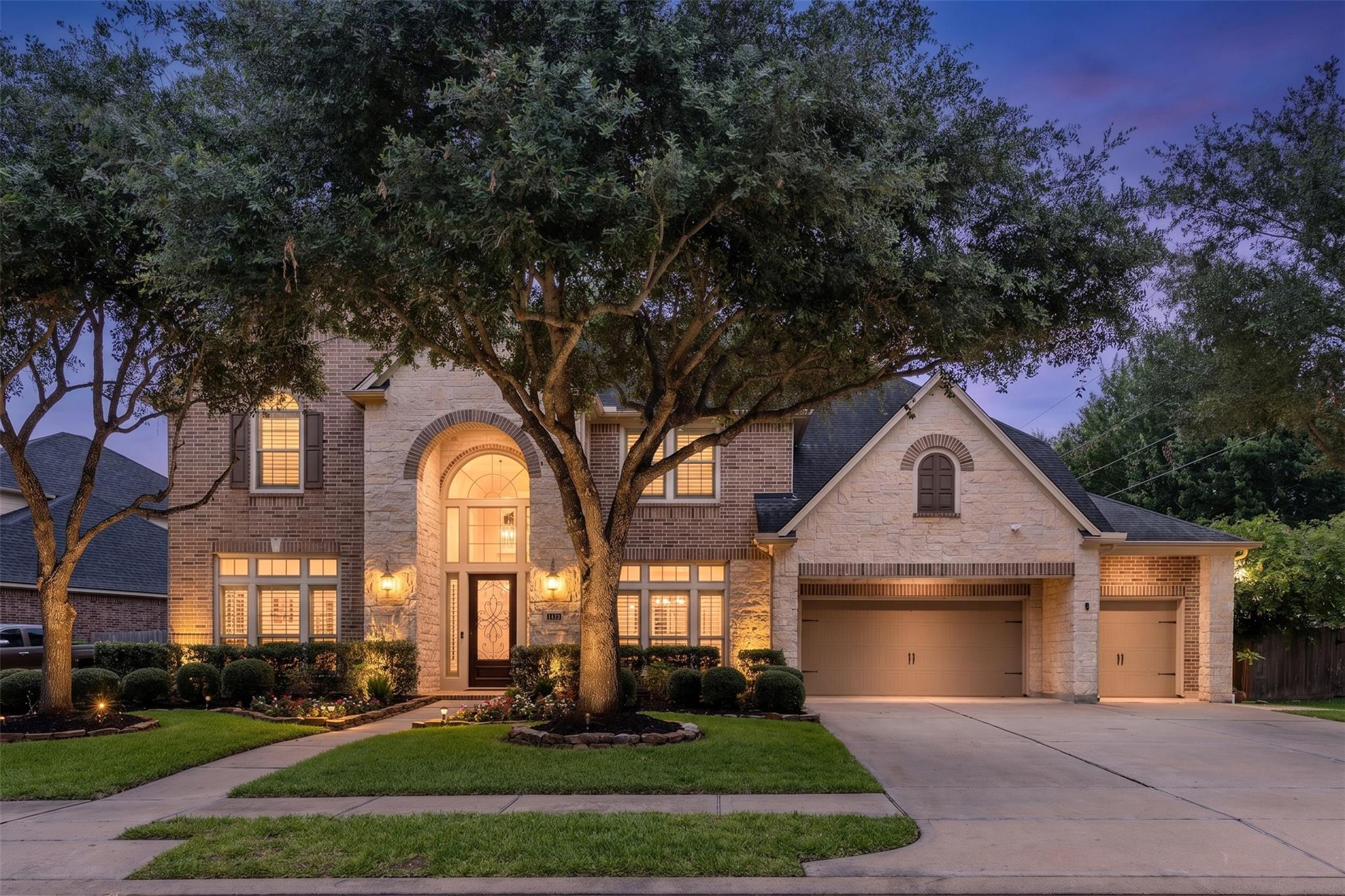 2447 Monarch Terrace Drive — photo