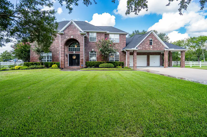 20303 Stone Lake Circle — photo