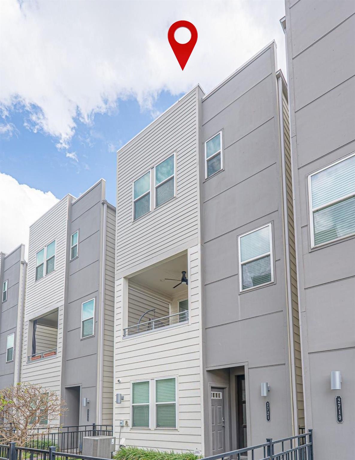 2721 Clinton Drive — photo