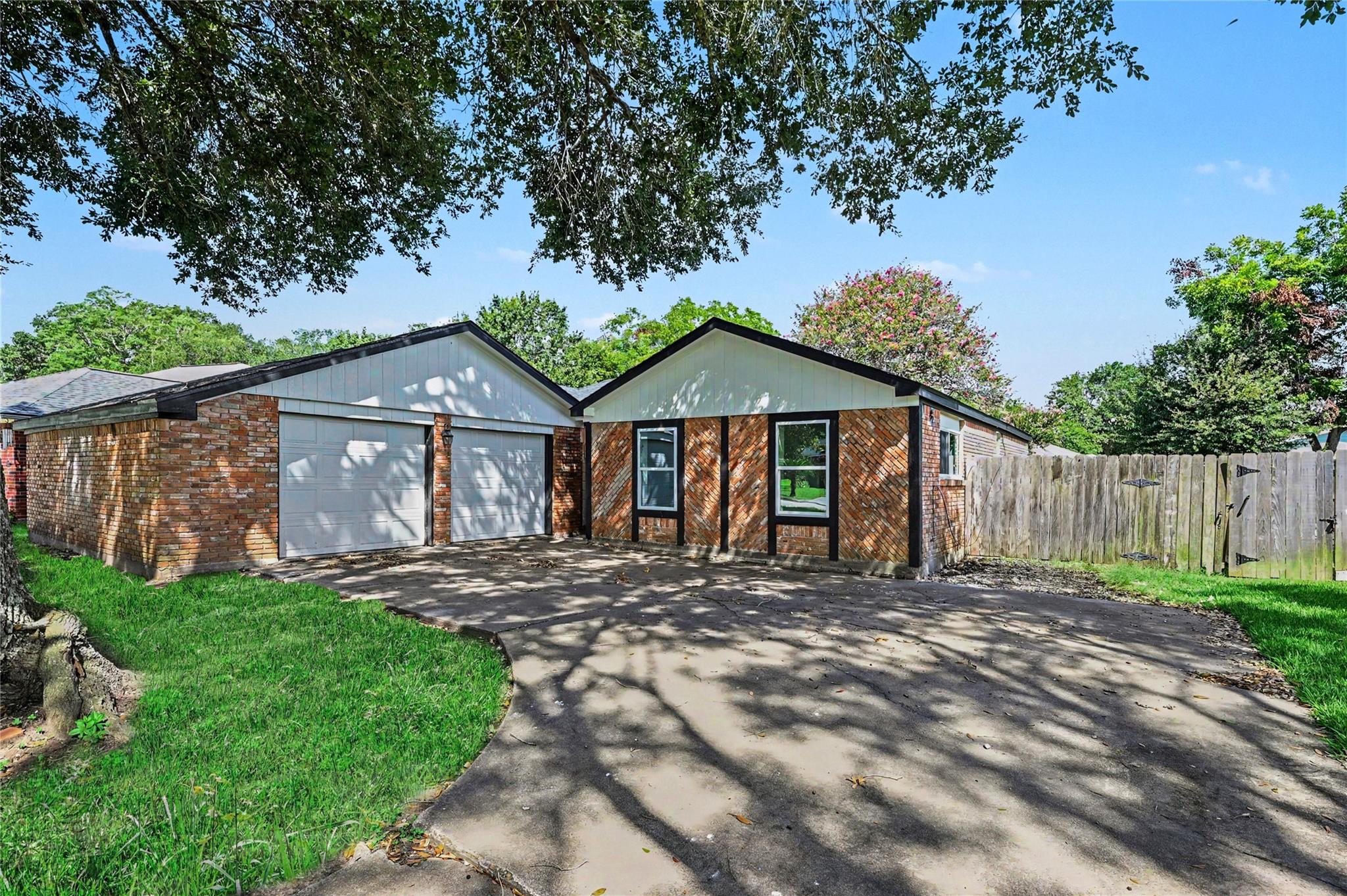 2621 Truman Circle — photo