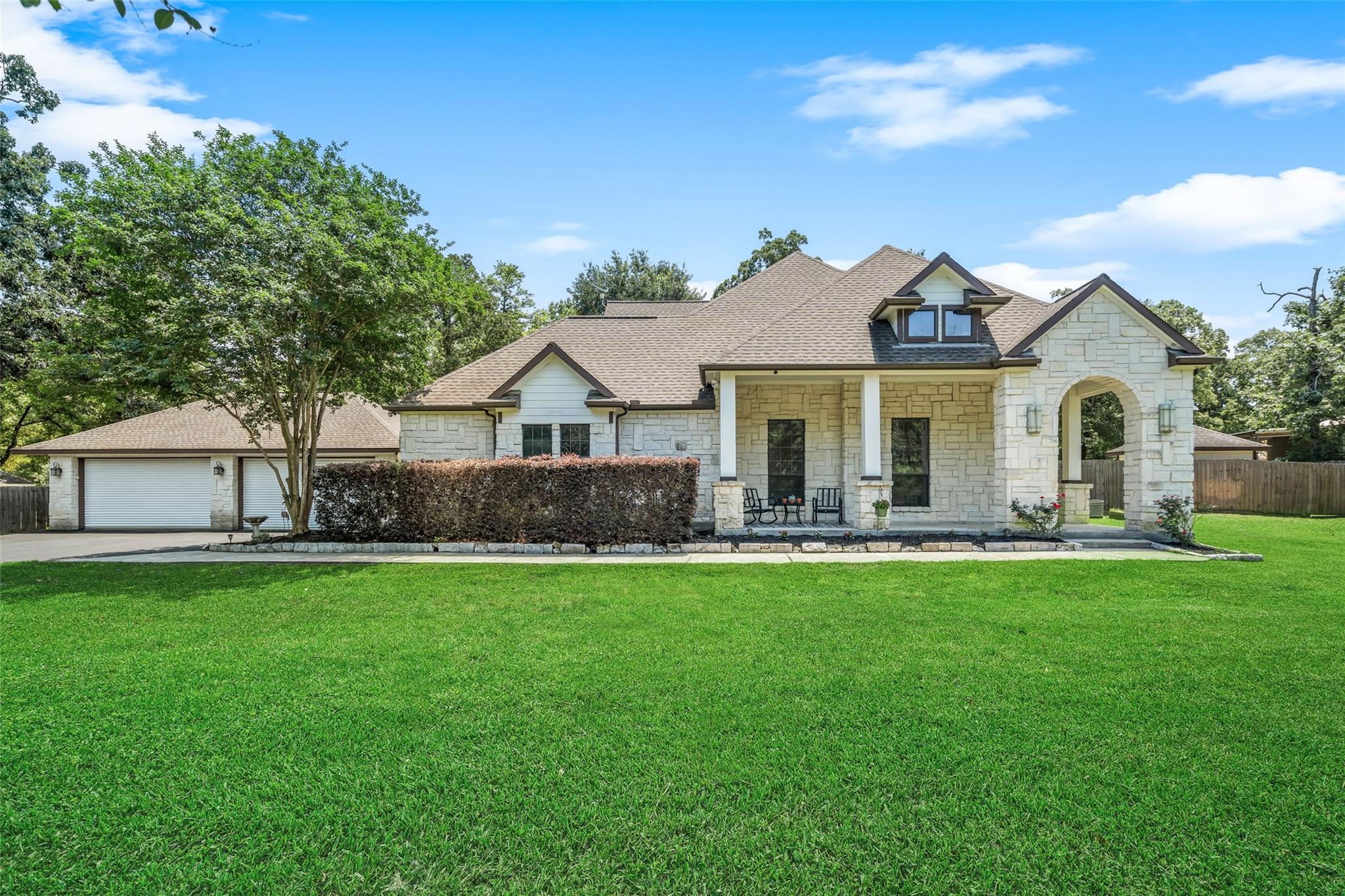 12300 Cedar Lane — photo