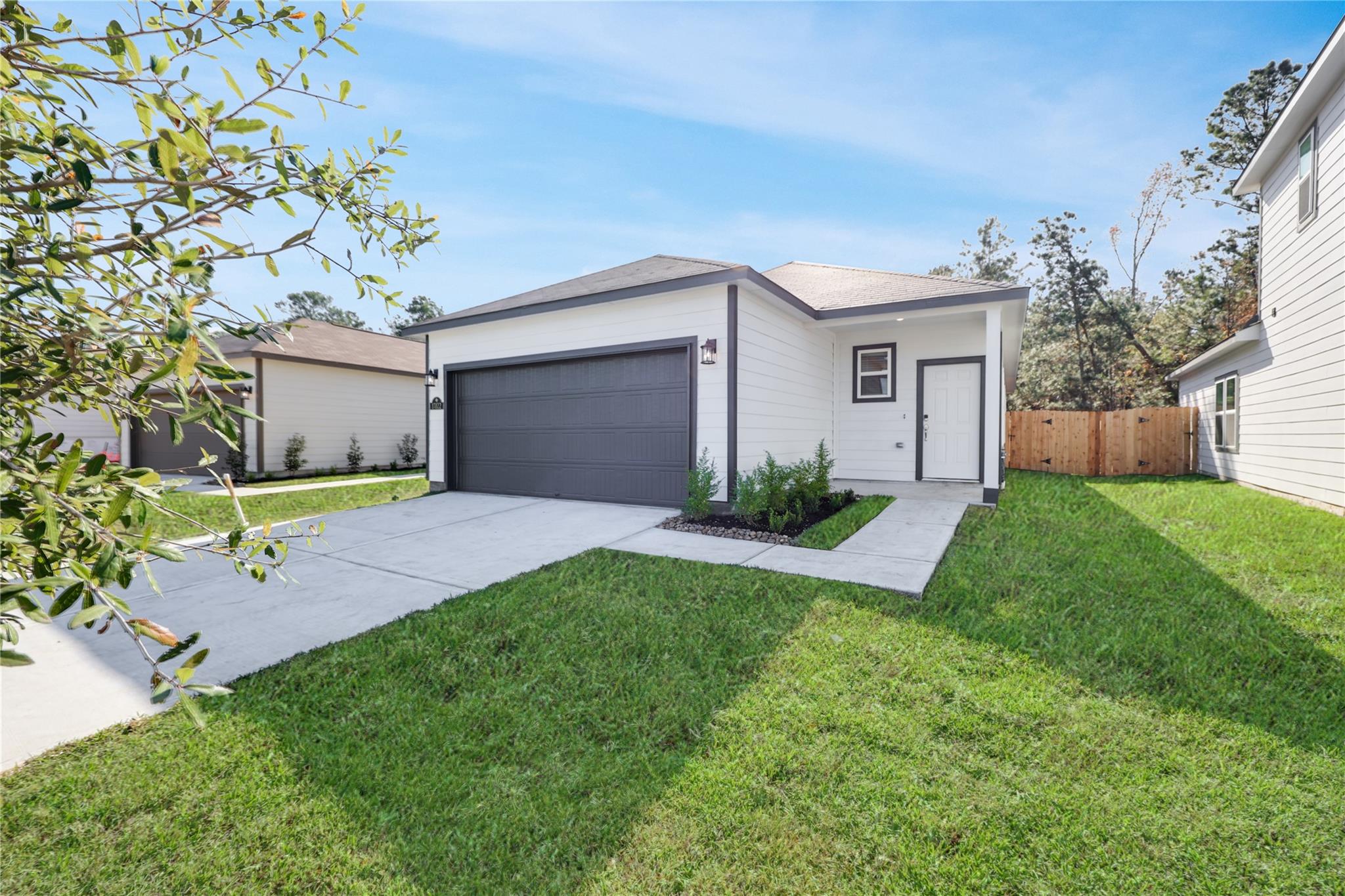 17015 Pandora Way — photo
