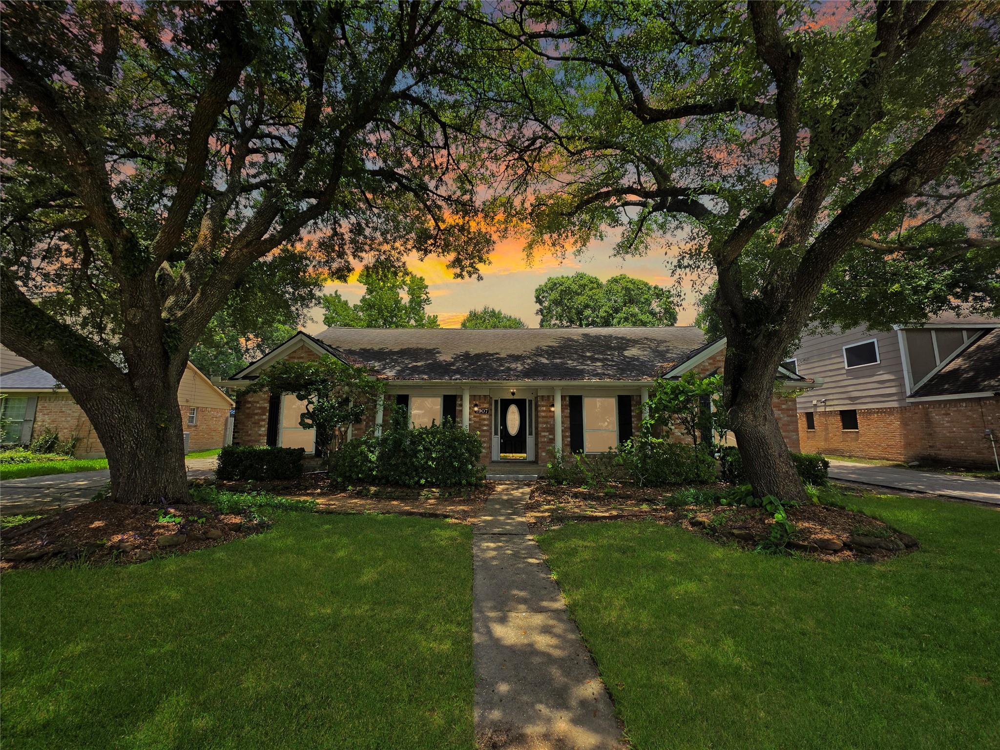 7907 12th Fairway Lane — photo