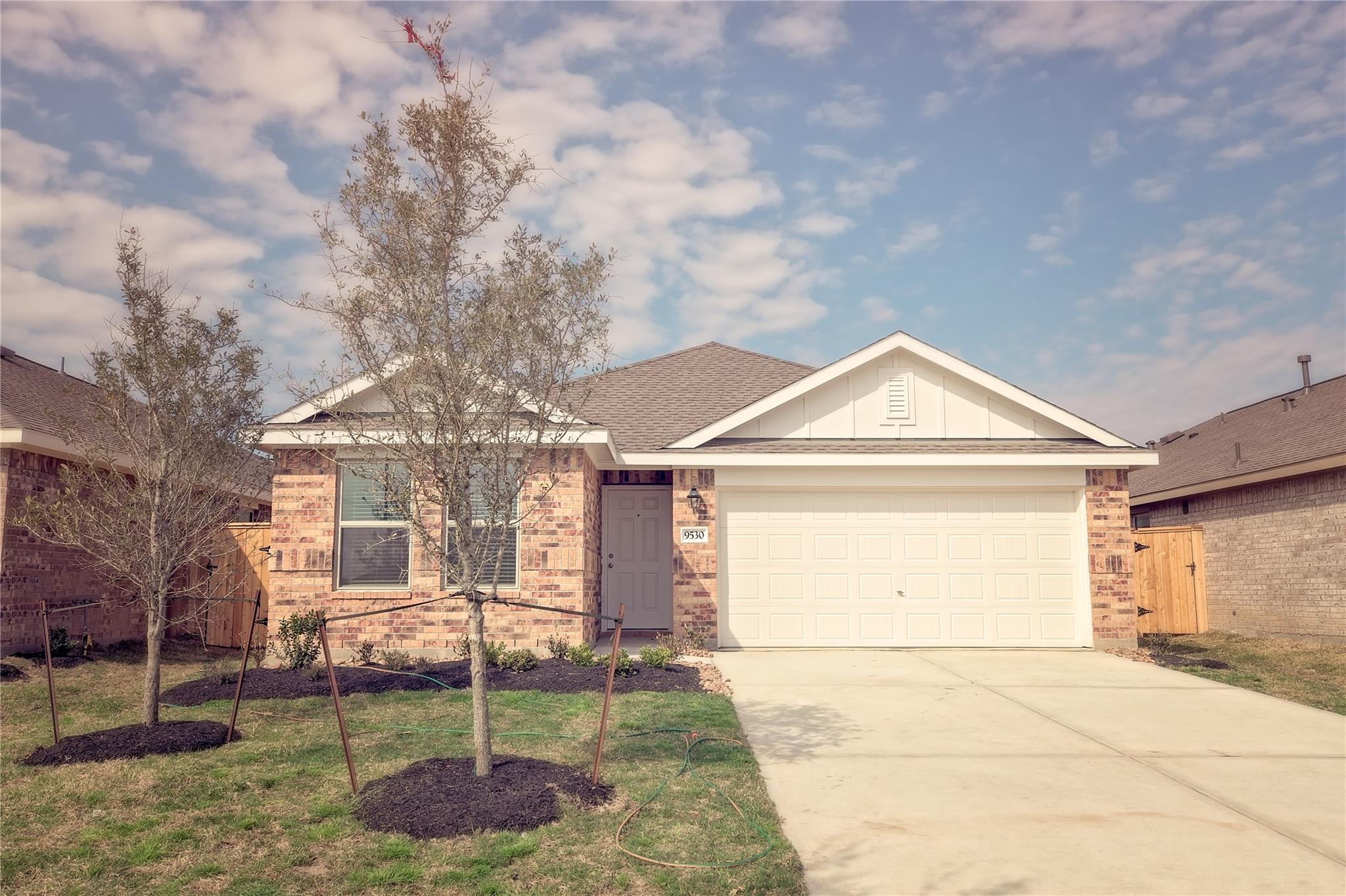 9530 Brookside Point Drive — photo