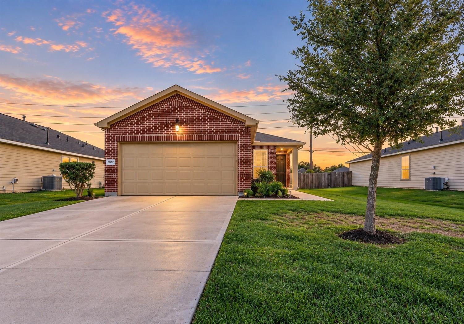 5832 Bluebonnet Lane — photo