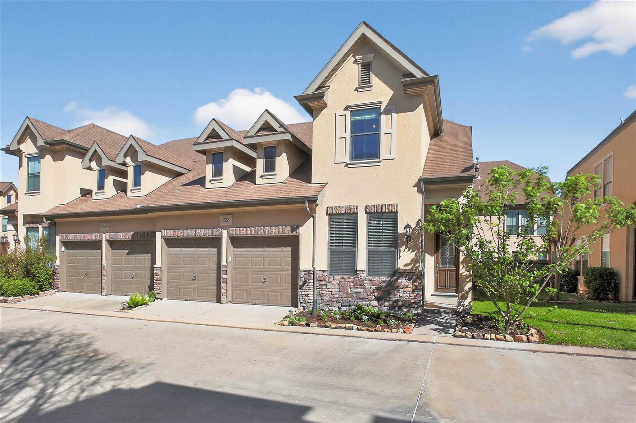 11638 Royal Oaks View — photo