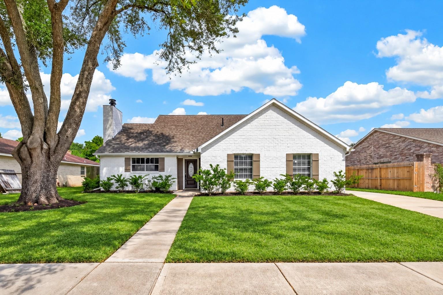 12818 Huntington Field Drive — photo