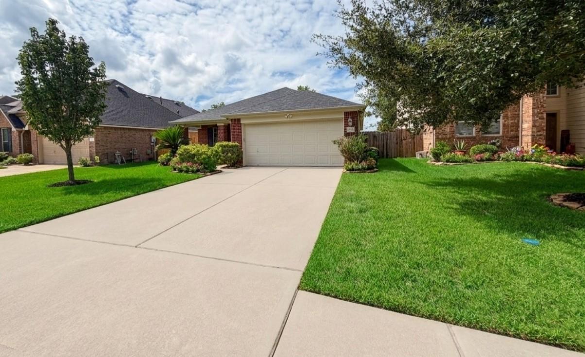 21723 Saragosa Pond Lane — photo