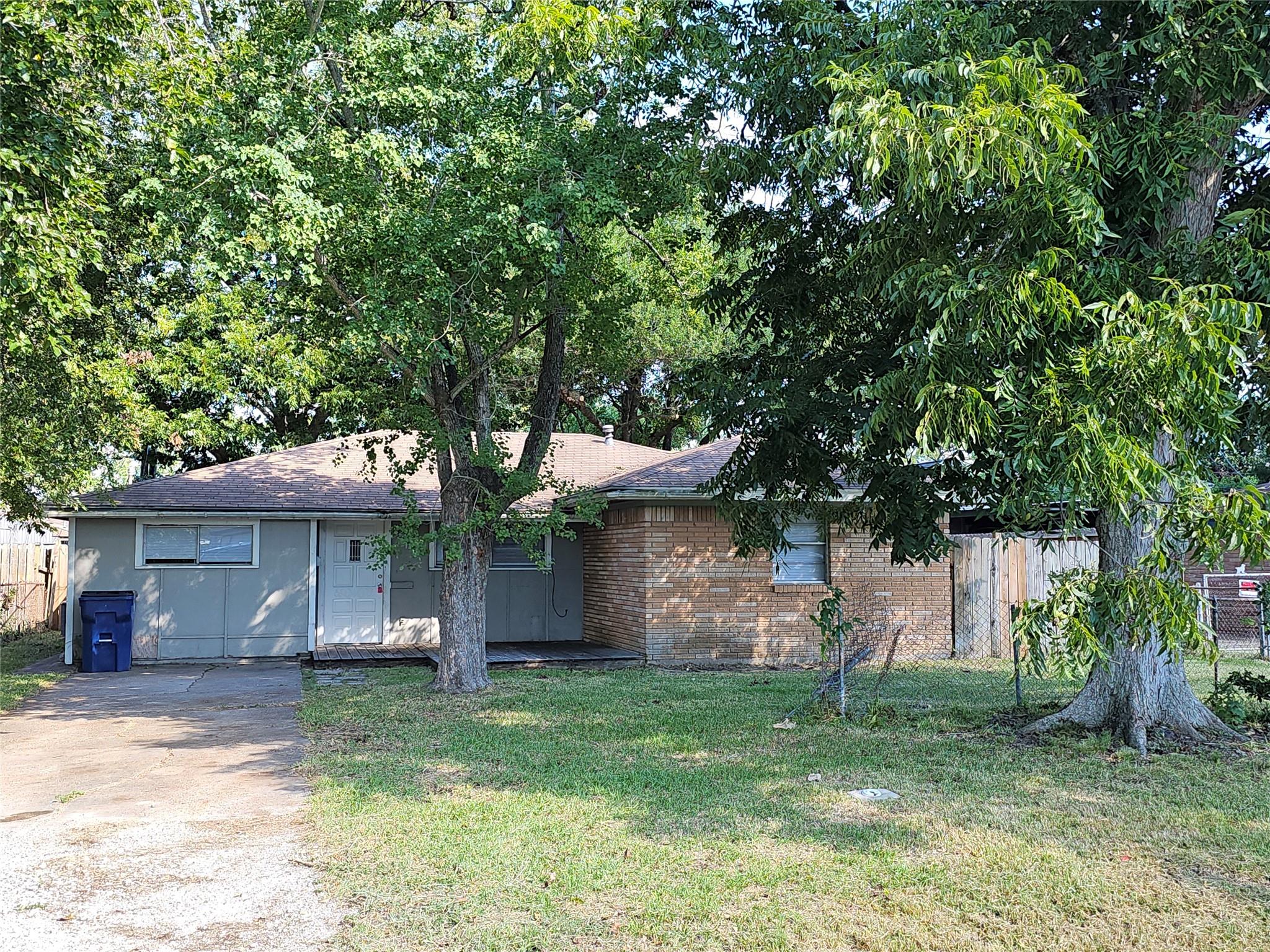 1314 N Natchez Drive — photo