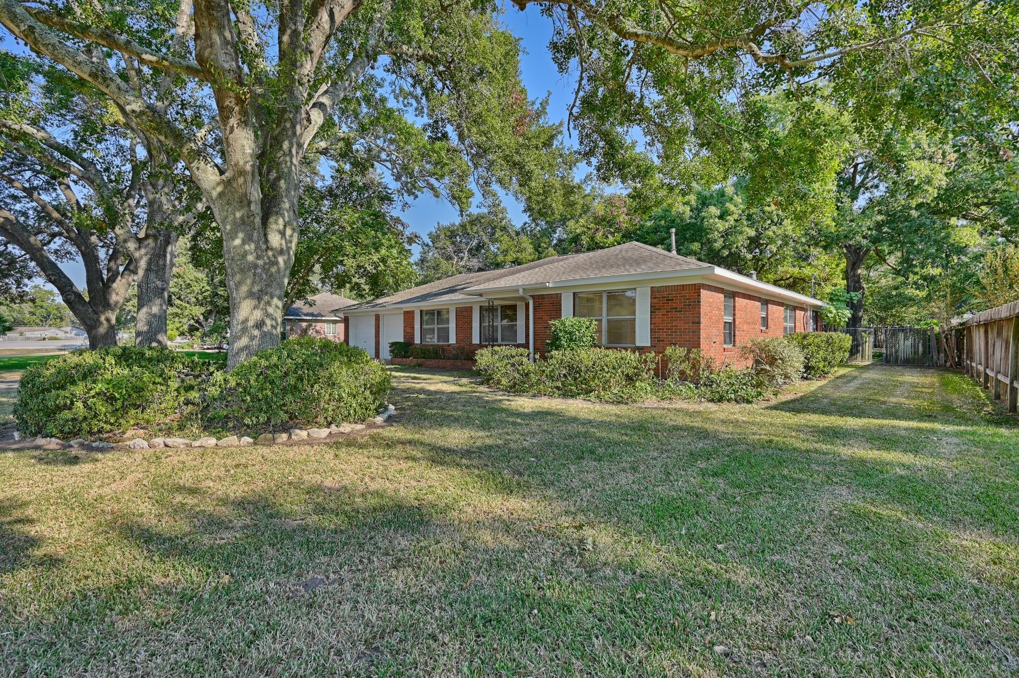 1452 S Circle — photo