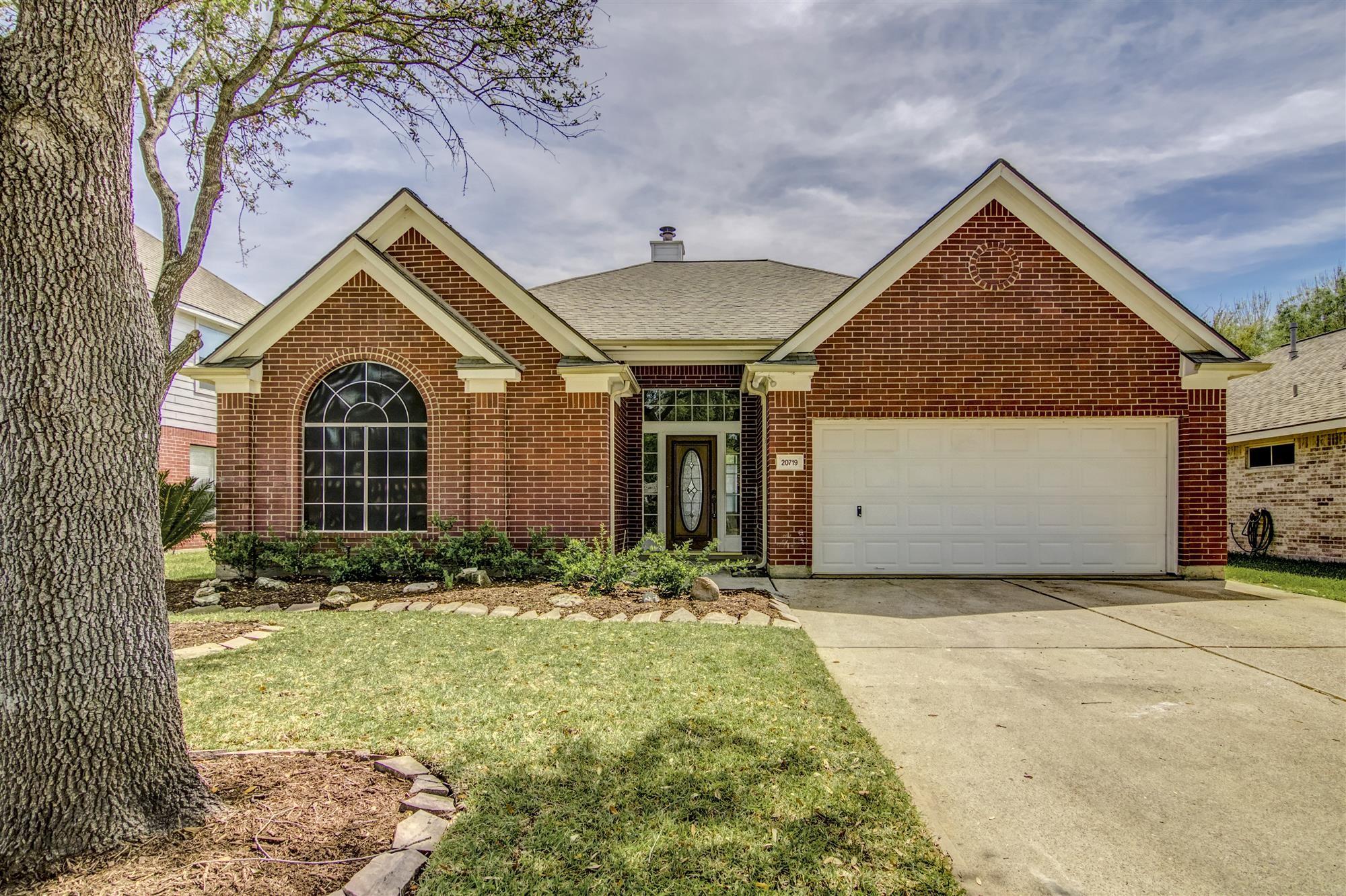 20719 Medallion Pointe Drive — photo