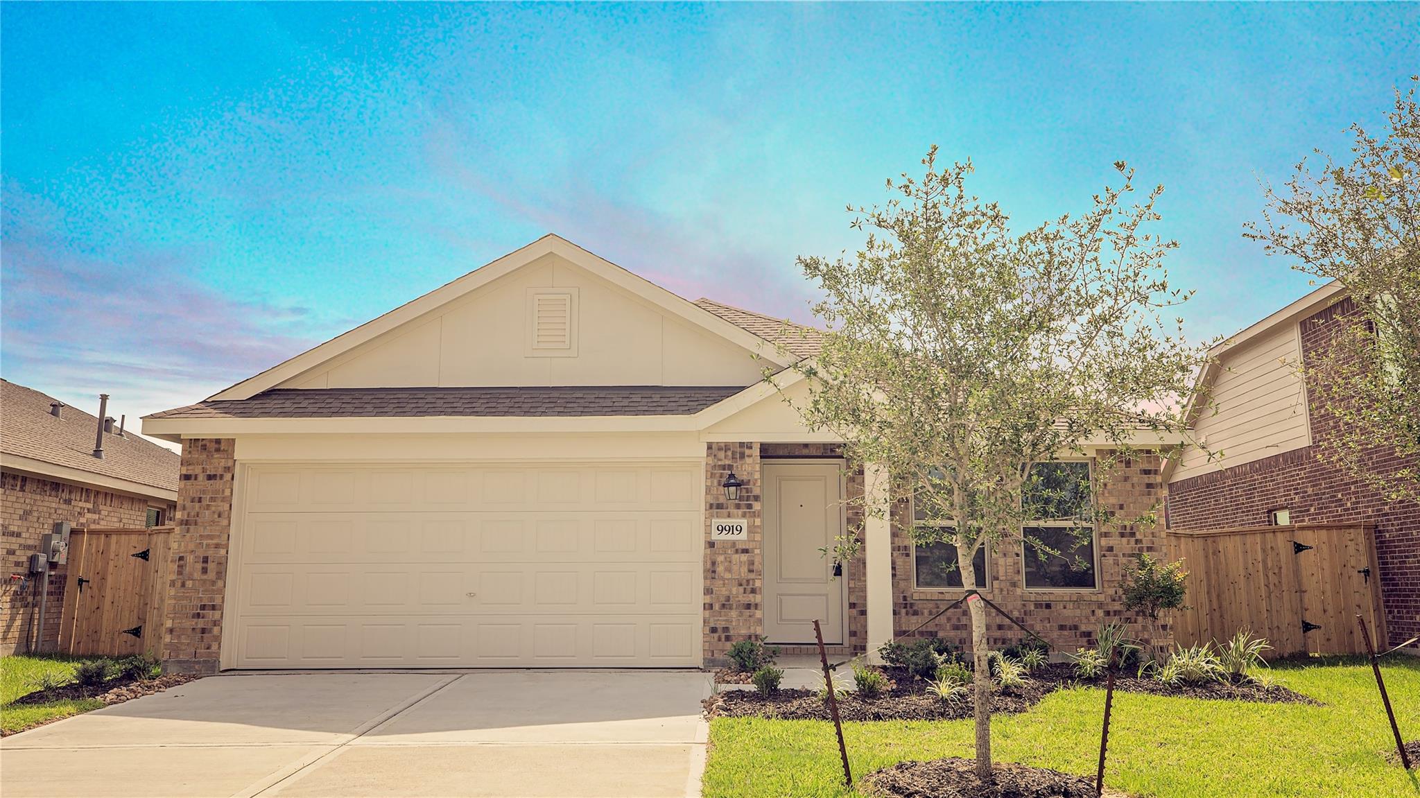 9919 Oakheath Bluff Drive — photo