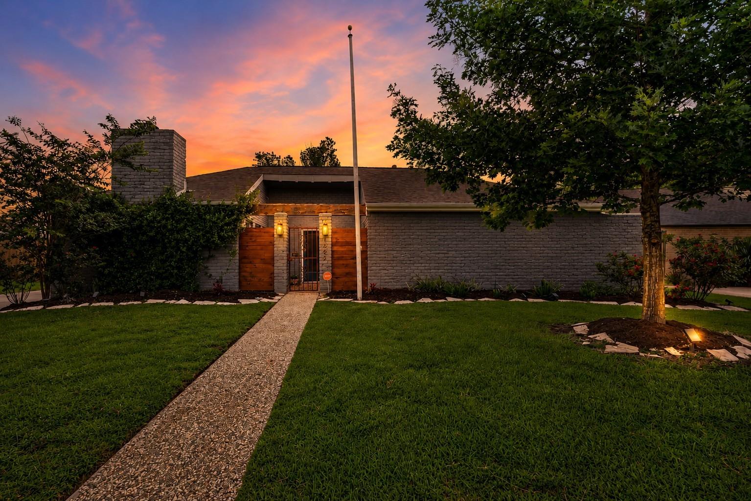 1022 Apache Falls Drive — photo