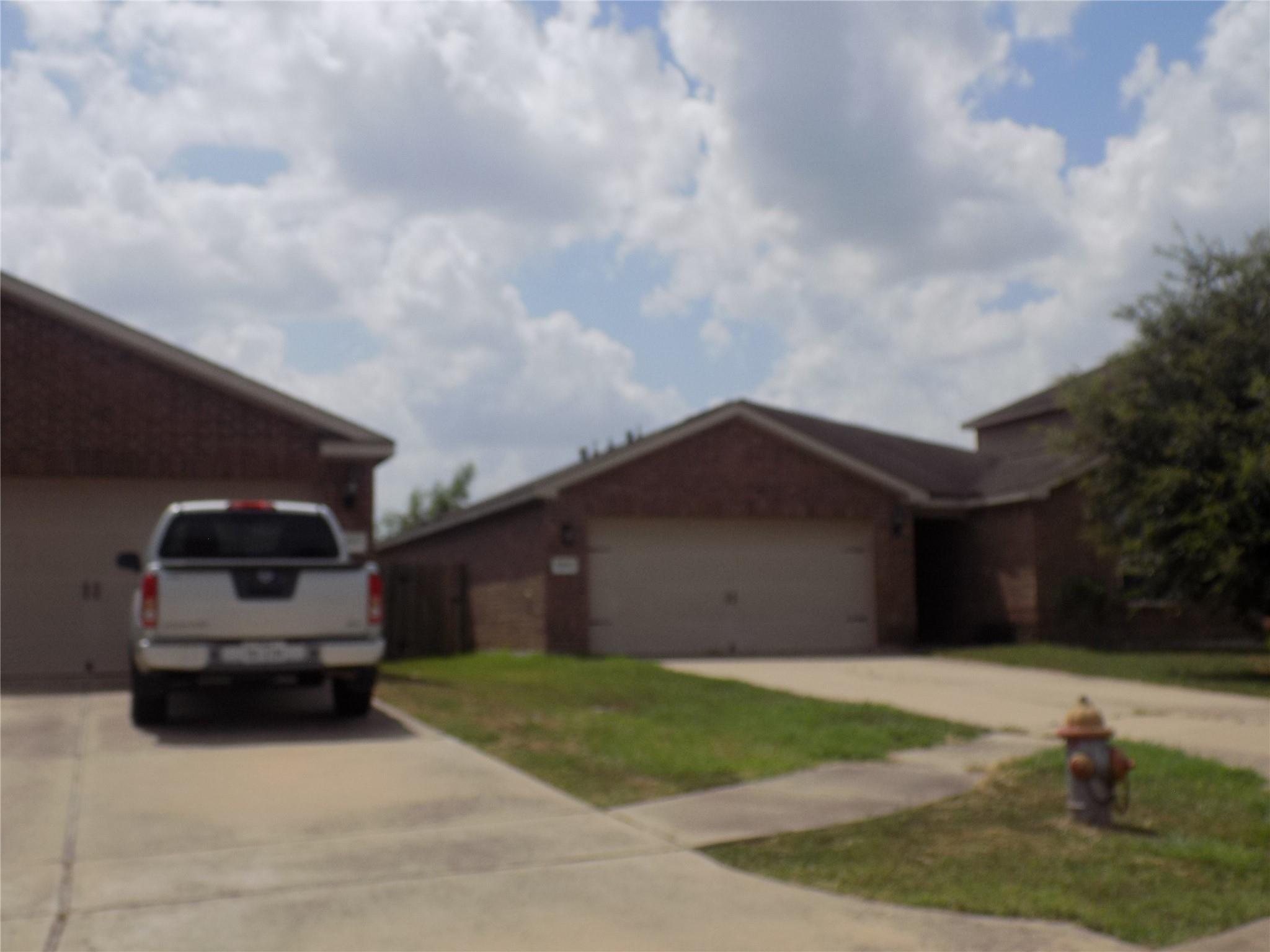 5106 Breezy Parke Lane — photo