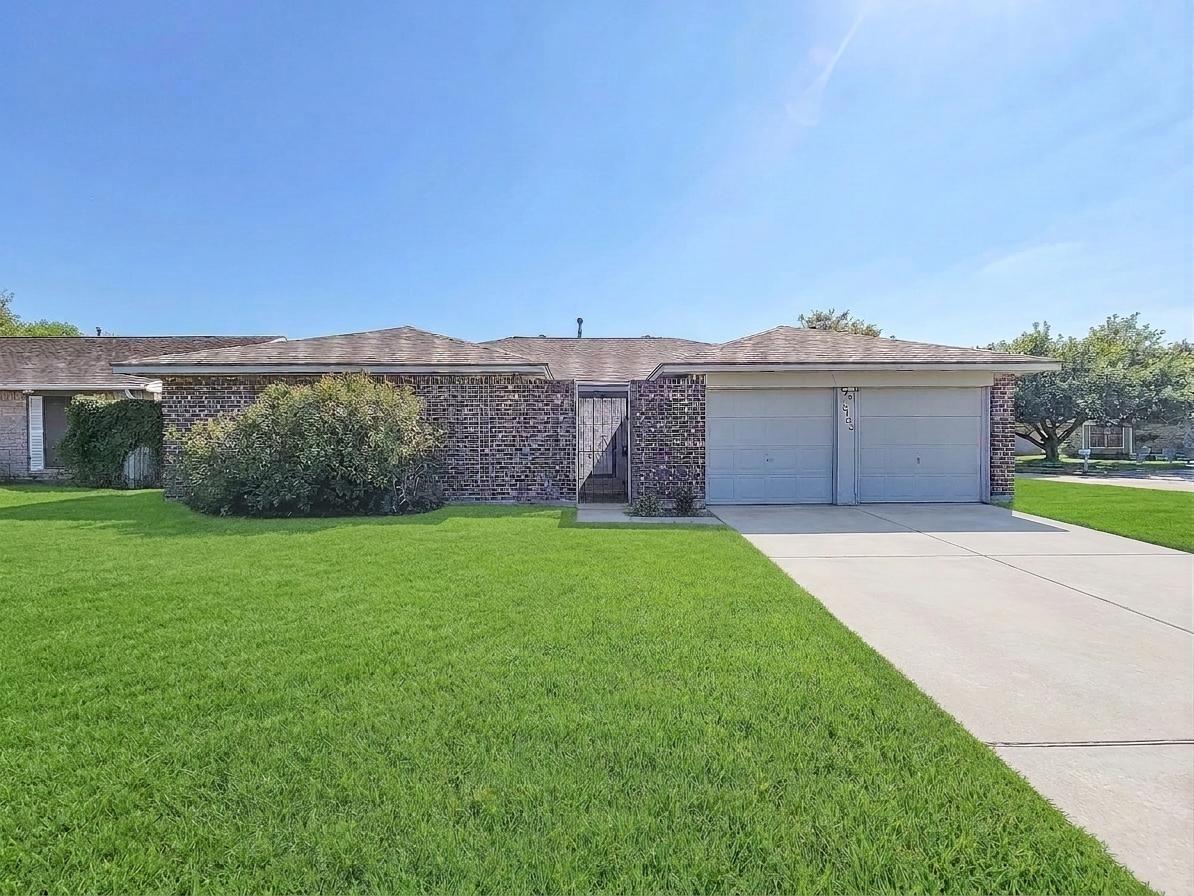 10102 Park Lane — photo