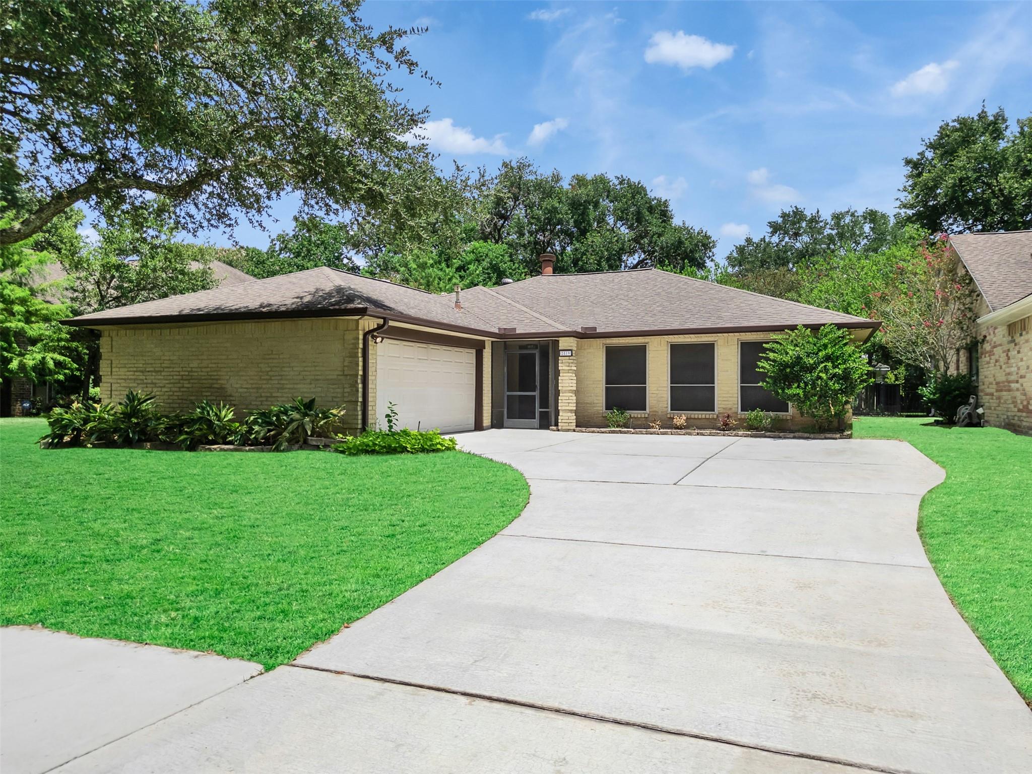2819 Poplar Creek Lane — photo