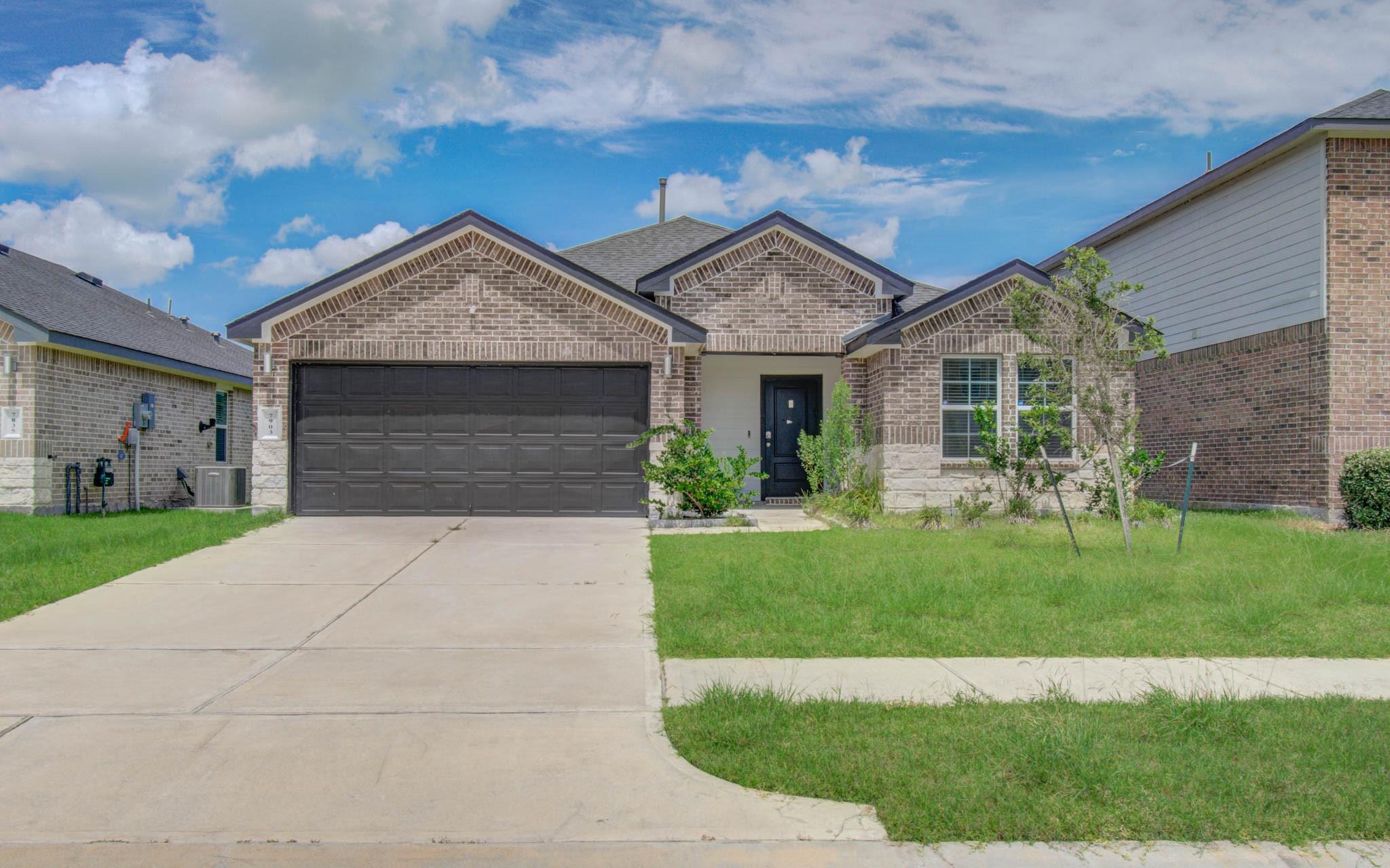 7903 Wrangler Shack Lane — photo