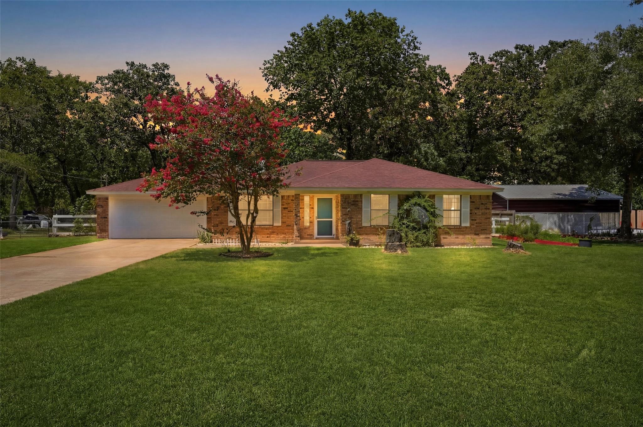 39 Wood Lodge Drive — photo