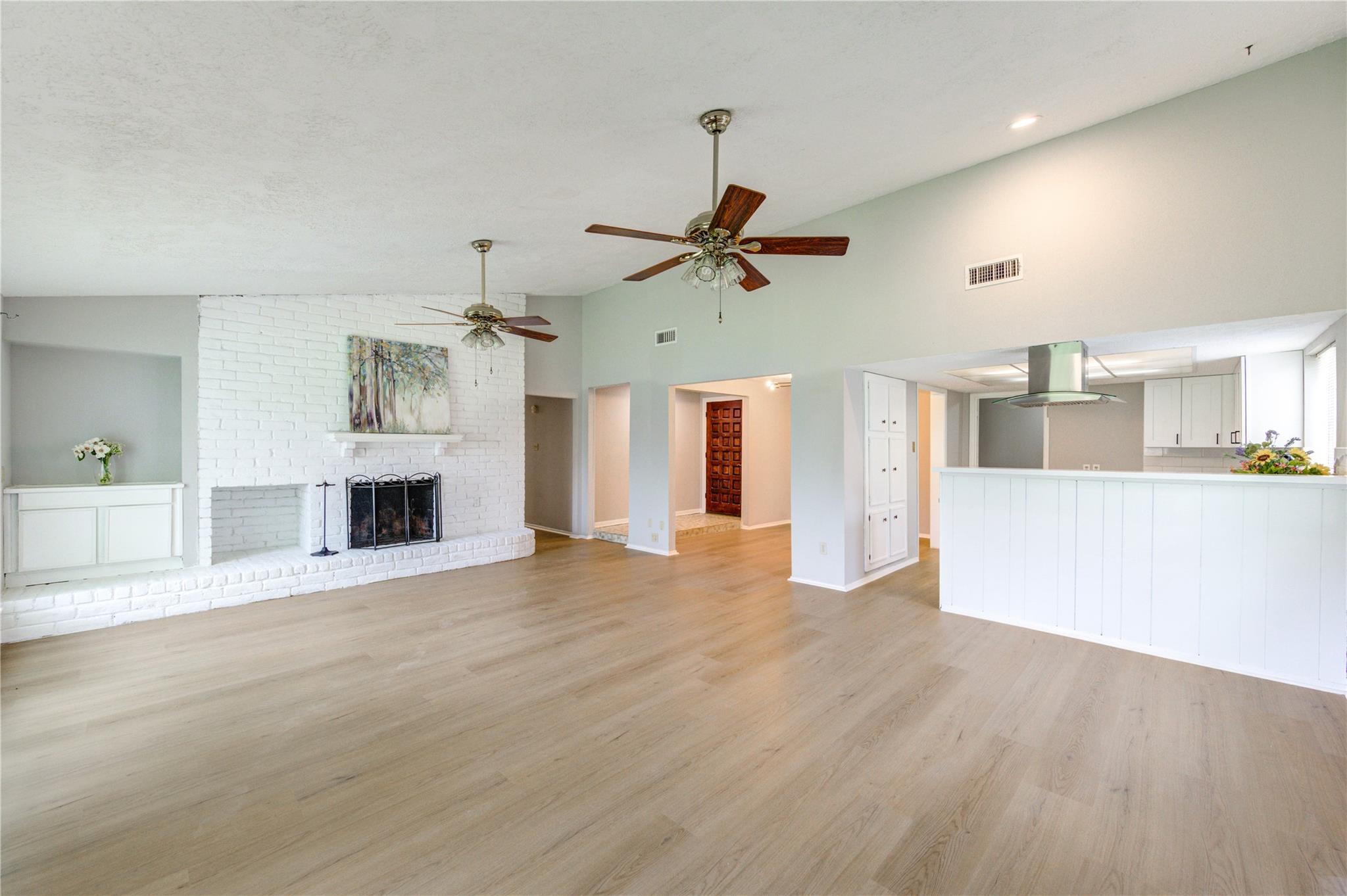 10523 Towne Square Road — photo
