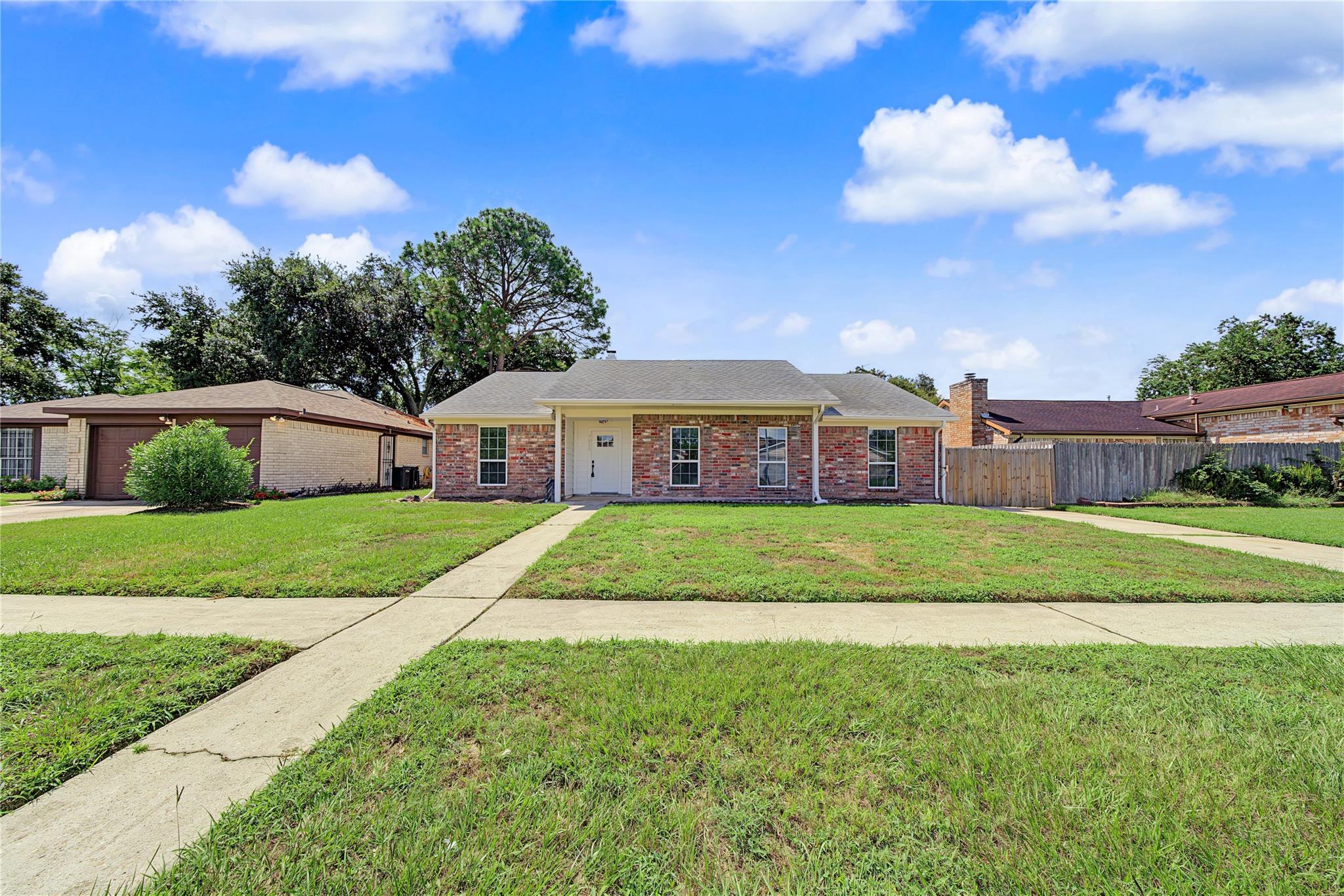 7015 Northleaf Drive — photo