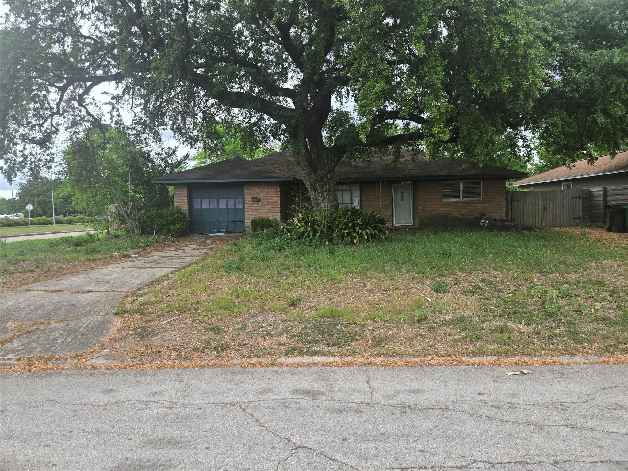 2330 Saxon Drive — photo